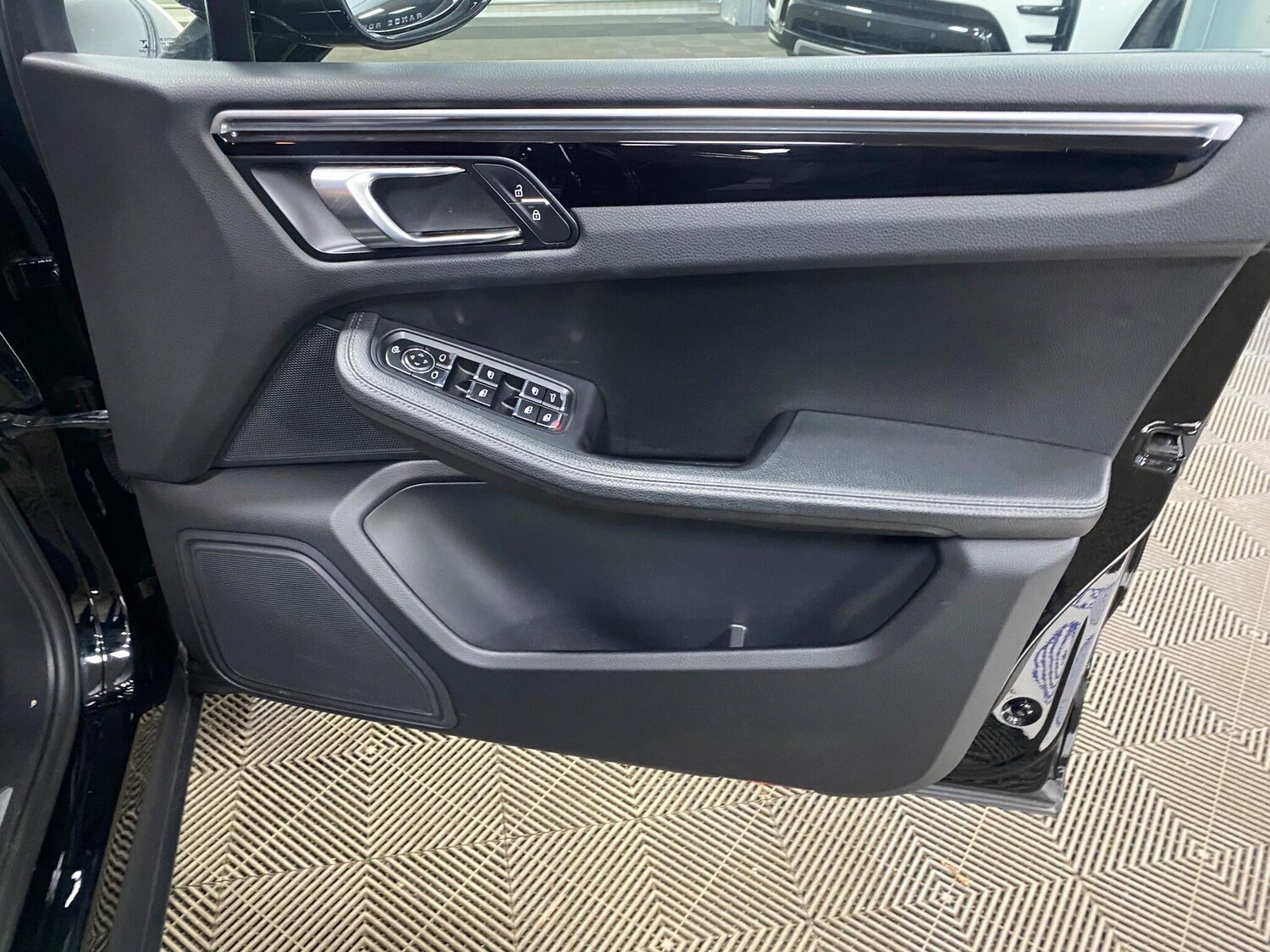 Used Porsche Macan 2019 for sale - 76942350: Photo 45