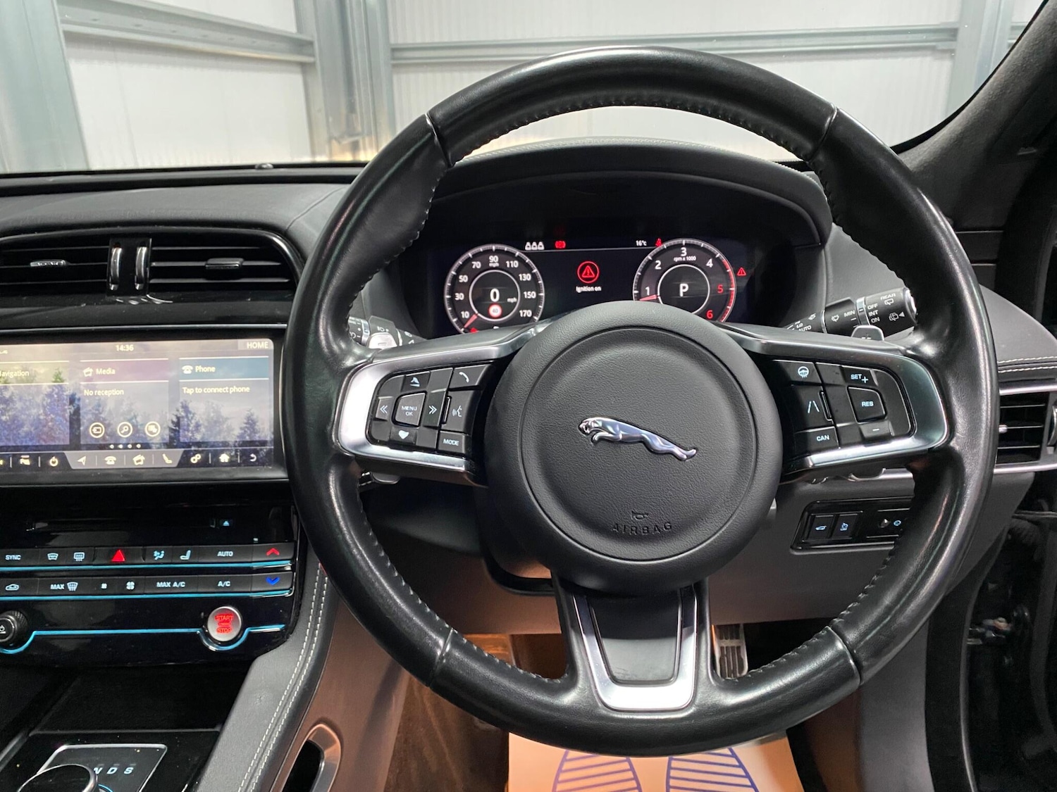 Used Jaguar F-Pace 2020 for sale - 76423558: Photo 33