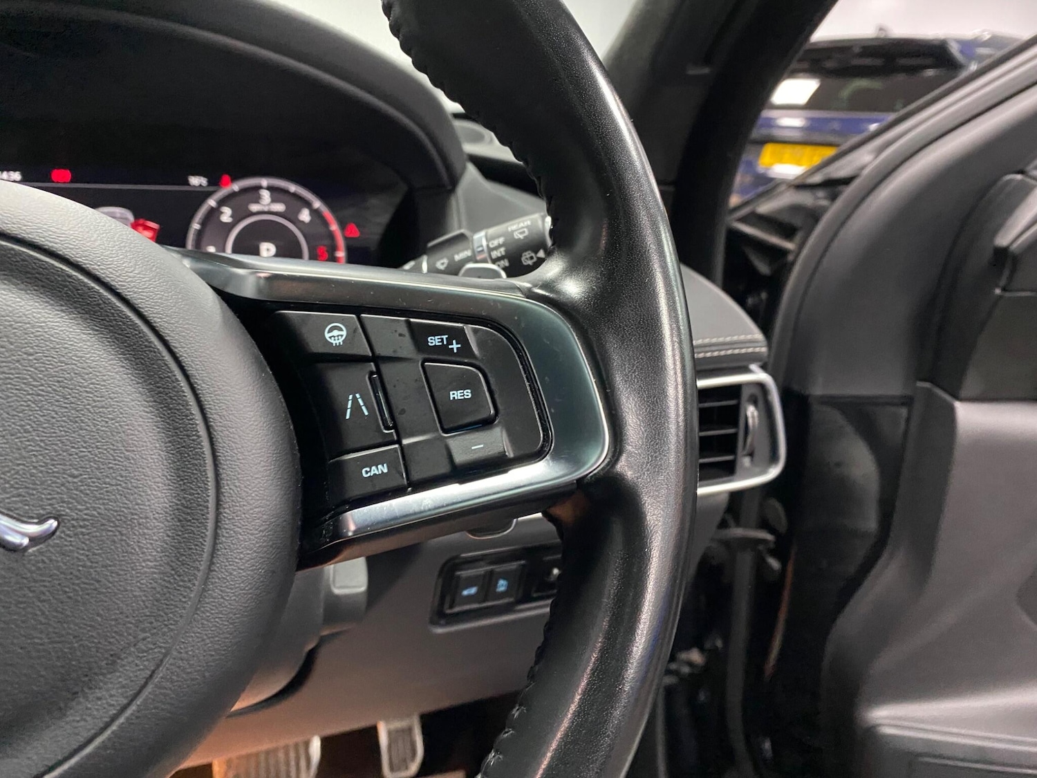 Used Jaguar F-Pace 2020 for sale - 76423558: Photo 41