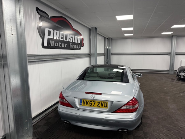 Used Mercedes-Benz SL 2007 for sale - 76175093: Photo 11