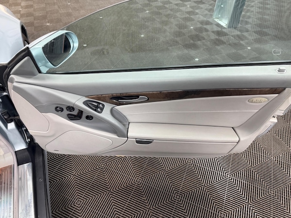 Used Mercedes-Benz SL 2007 for sale - 76175093: Photo 33