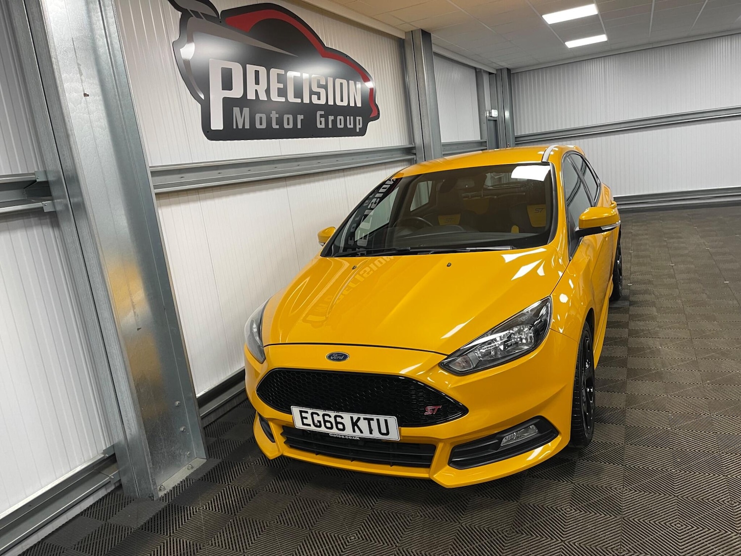 Used Ford Focus 2017 for sale - 77970551: Photo 4