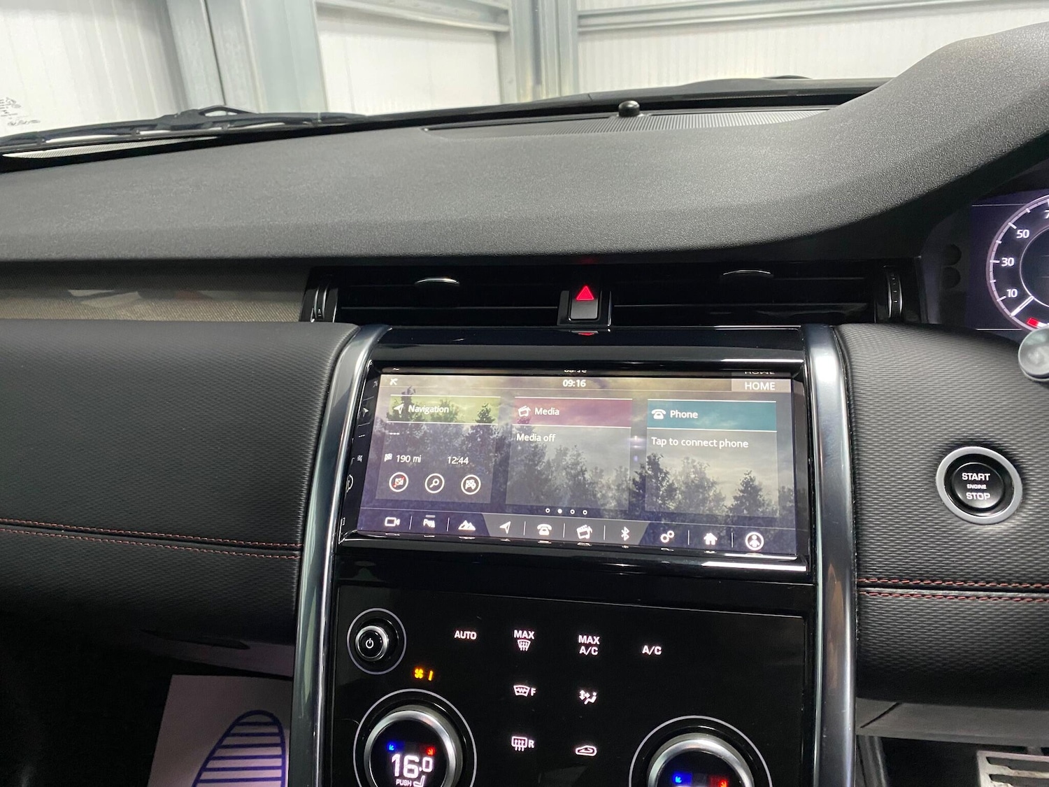 Used Land Rover Discovery Sport 2020 for sale - 76995237: Photo 40