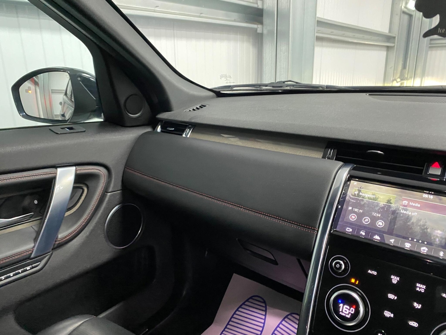 Used Land Rover Discovery Sport 2020 for sale - 76995237: Photo 45