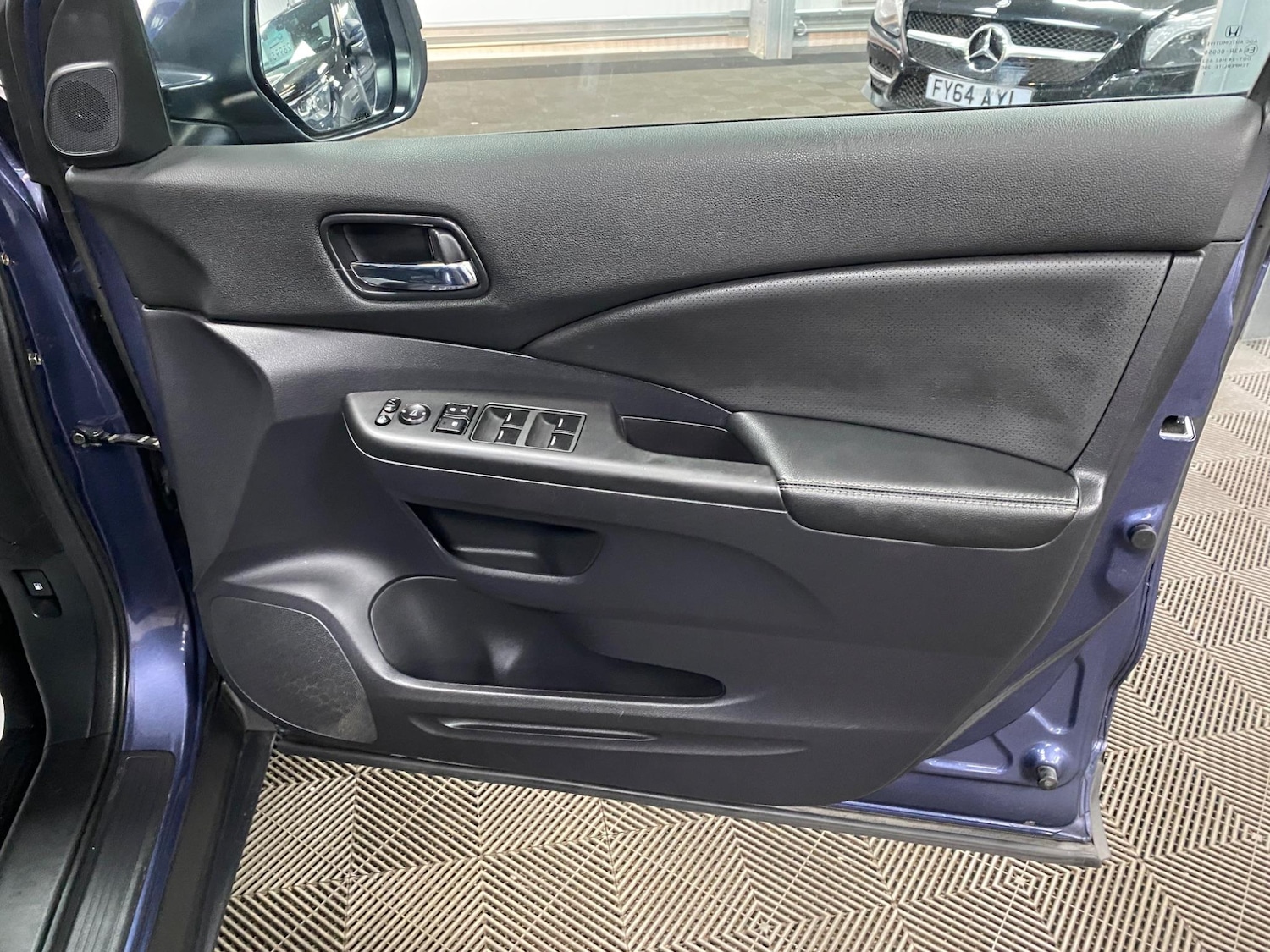 Used Honda CR-V 2017 for sale - 76995018: Photo 47