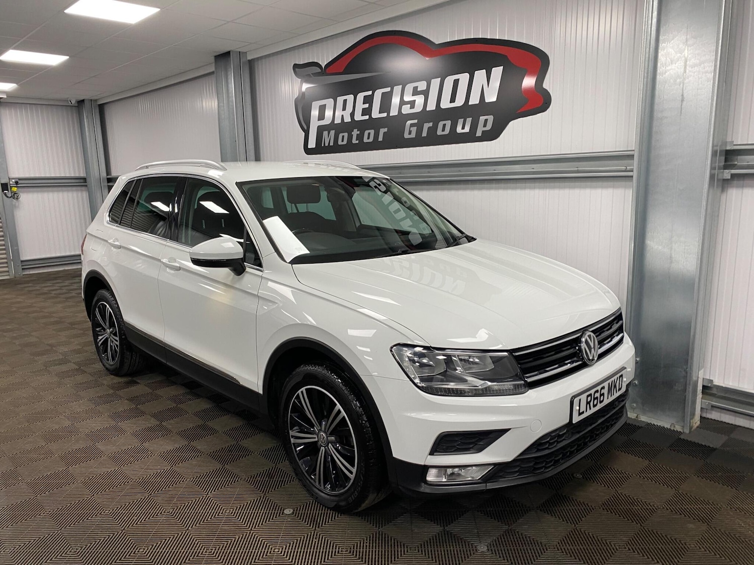 Used Volkswagen Tiguan 2016 for sale - 76538381: Photo 1
