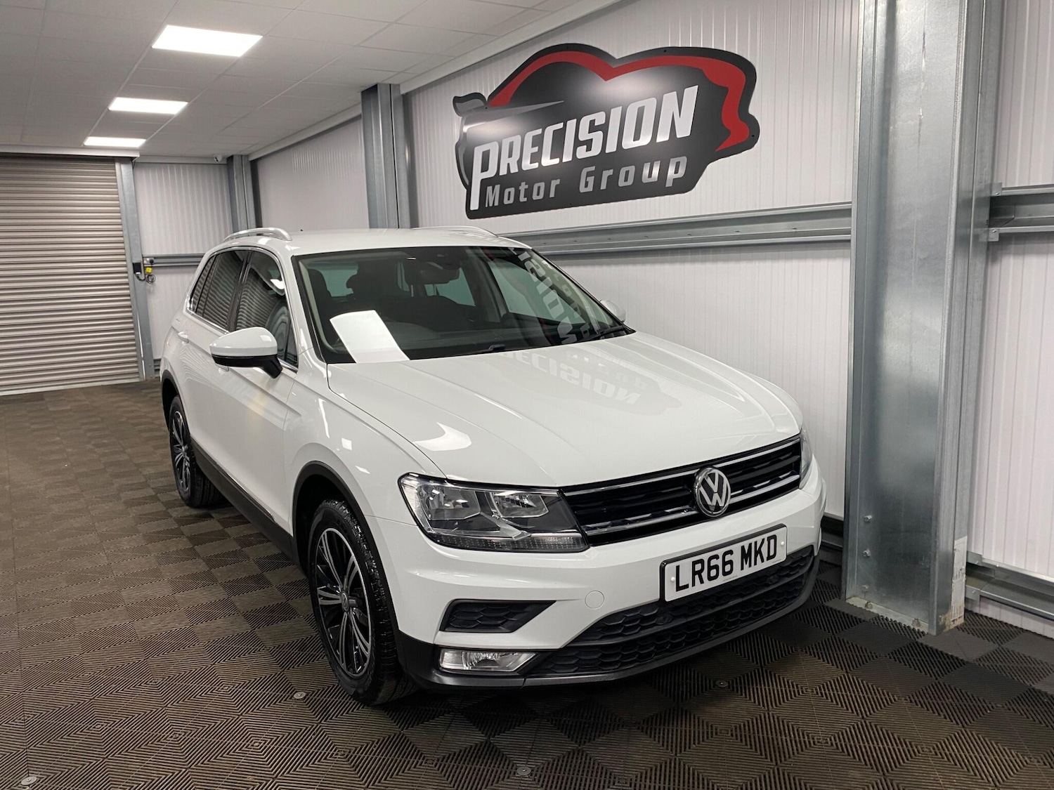 Used Volkswagen Tiguan 2016 for sale - 76538381: Photo 2