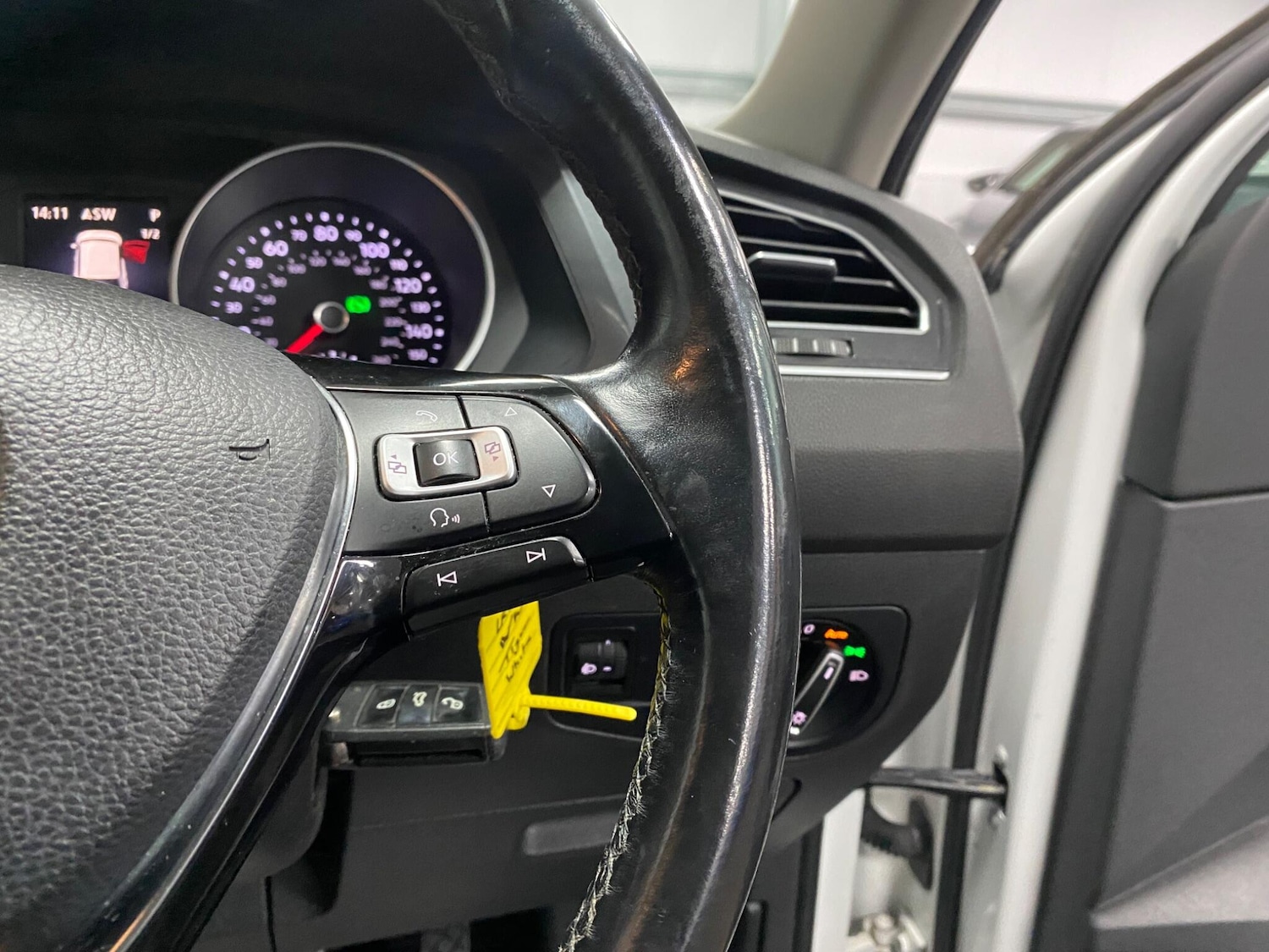 Used Volkswagen Tiguan 2016 for sale - 76538381: Photo 41