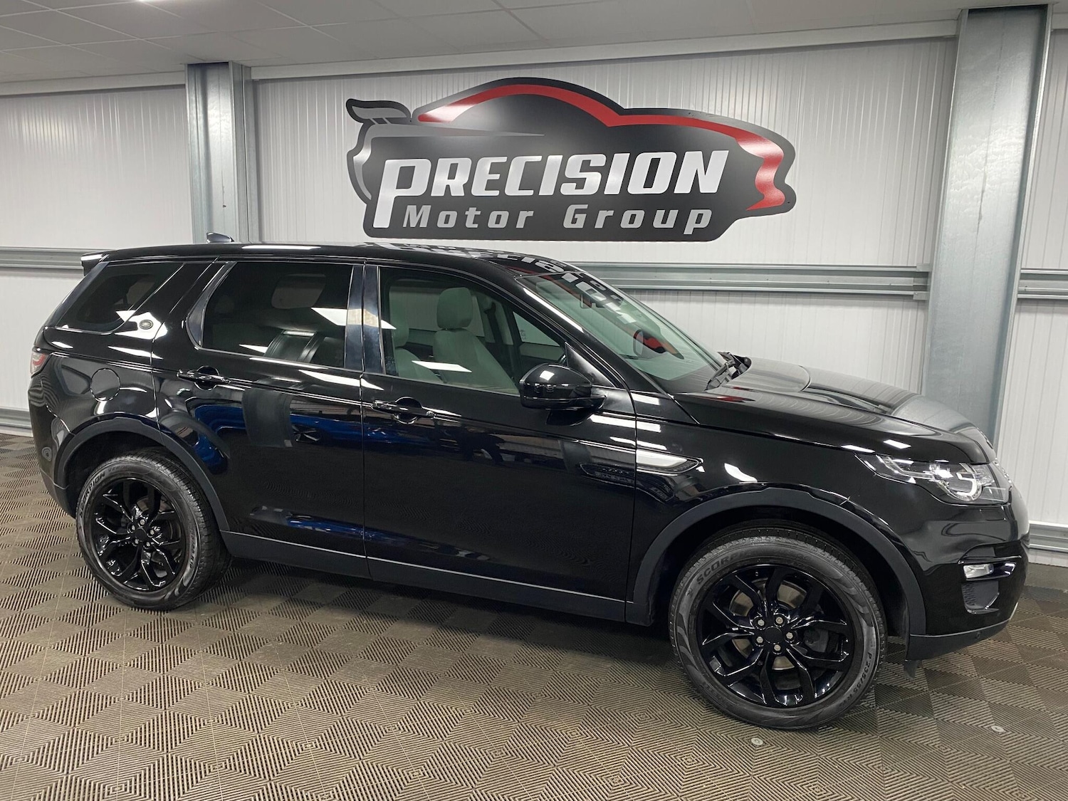 Used Land Rover Discovery Sport 2018 for sale - 76513365: Photo 32