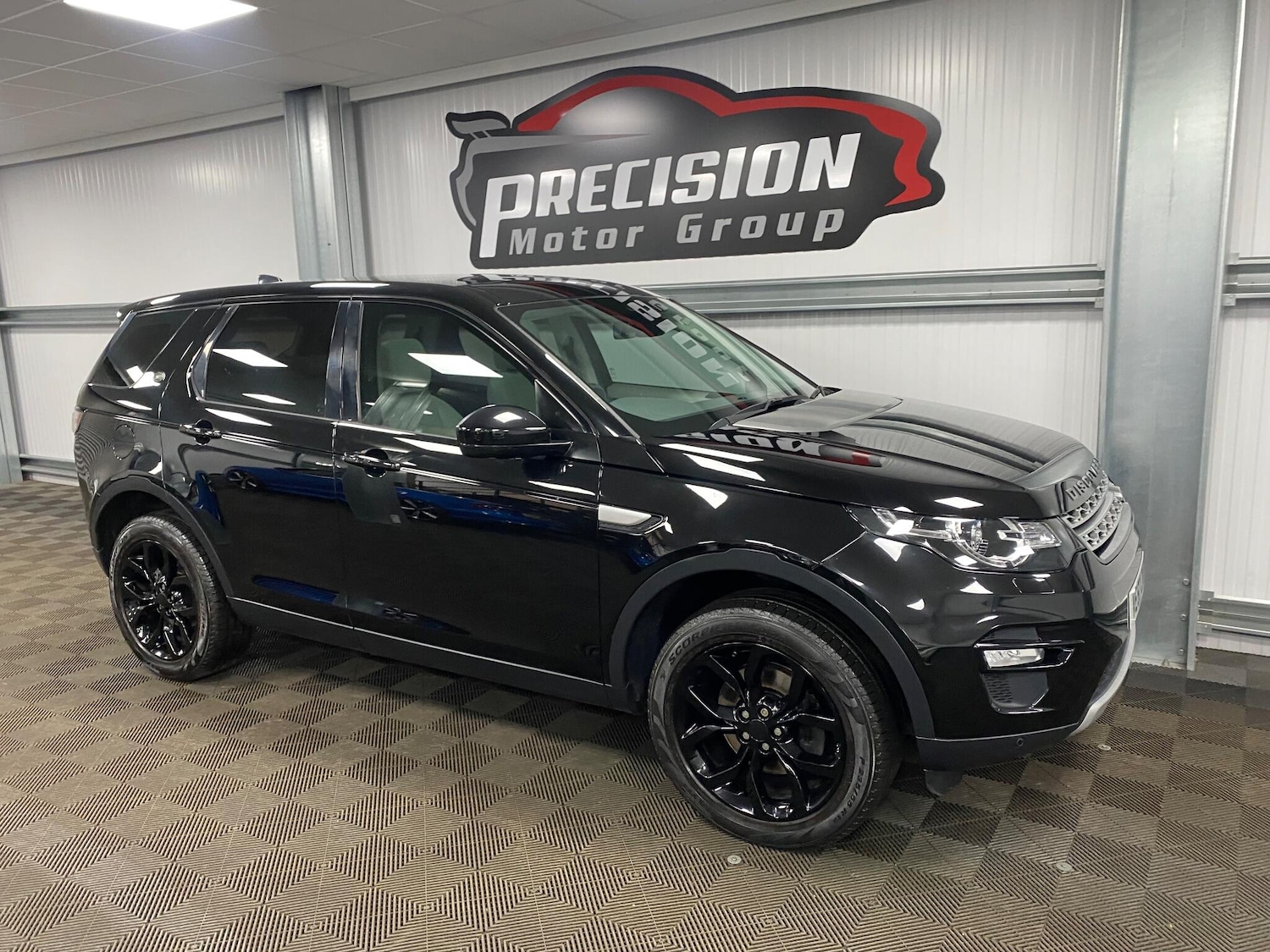 Used Land Rover Discovery Sport 2018 for sale - 76513365: Photo 4