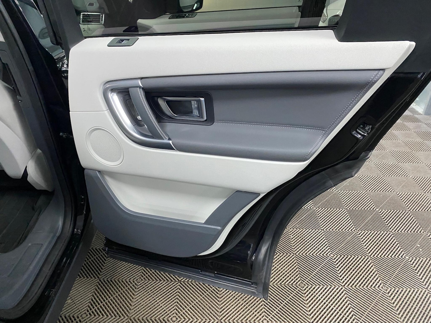 Used Land Rover Discovery Sport 2018 for sale - 76513365: Photo 47