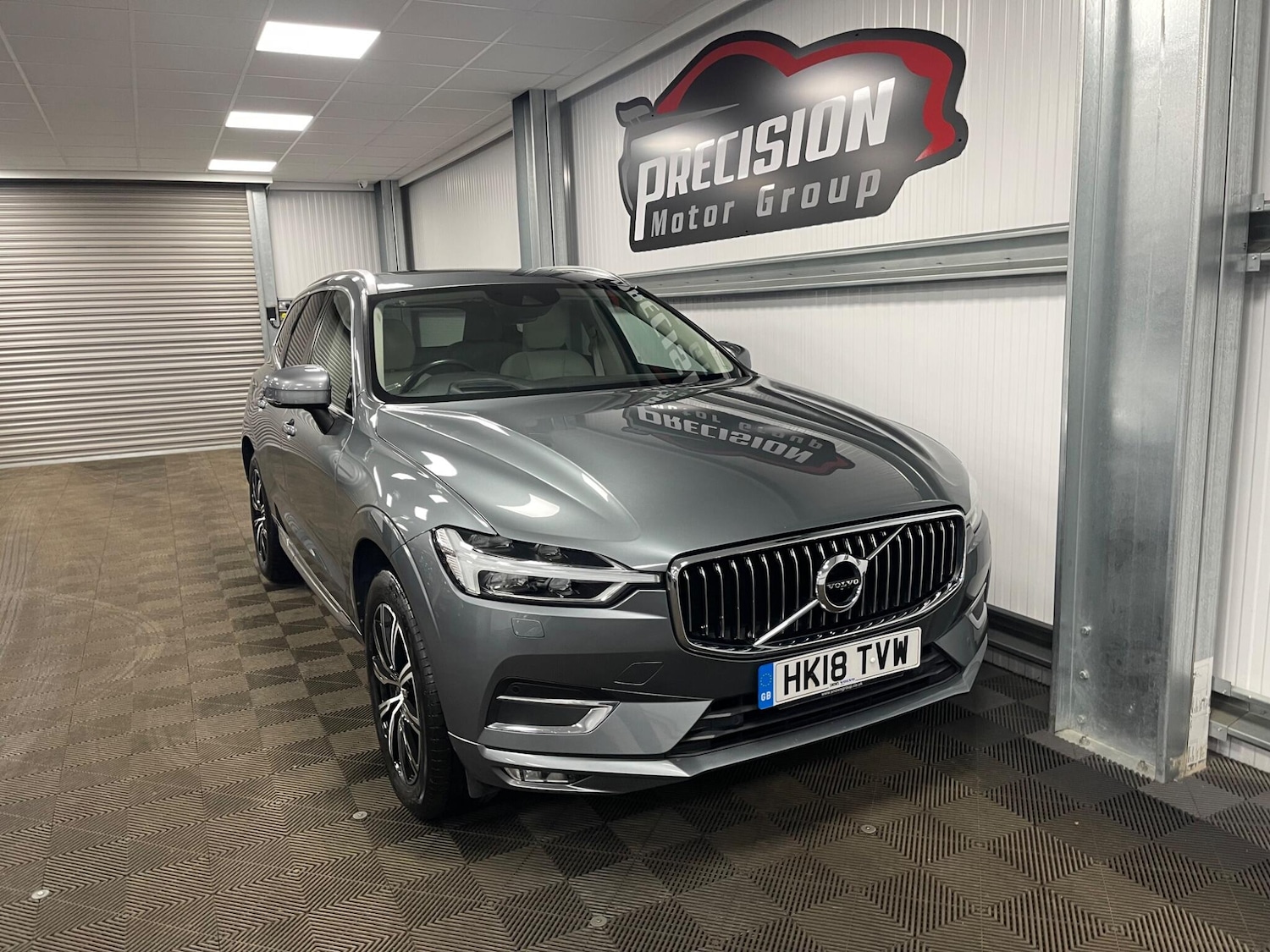 Used Volvo XC60 2018 for sale - 78157448: Photo 2