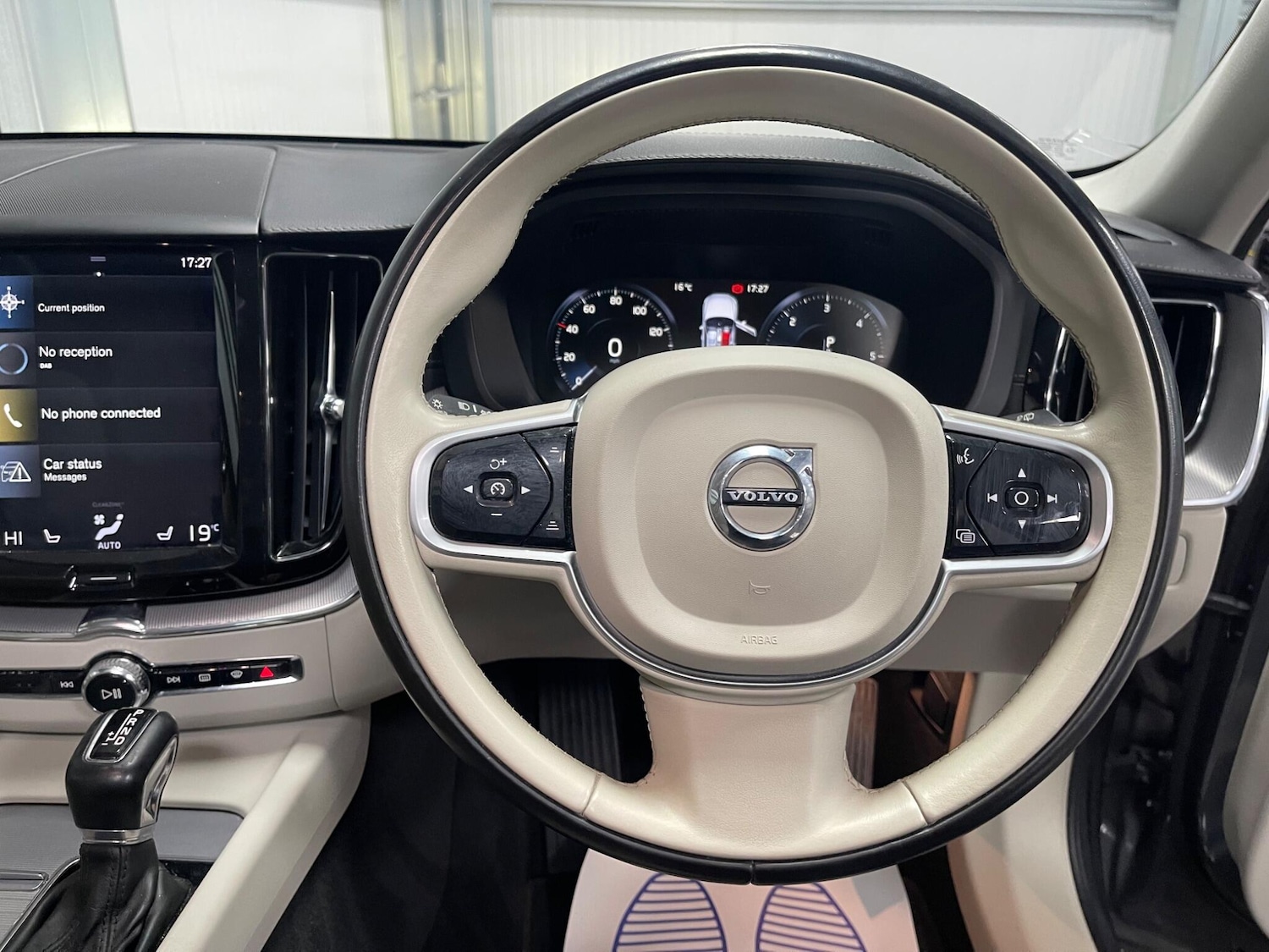 Used Volvo XC60 2018 for sale - 78157448: Photo 33