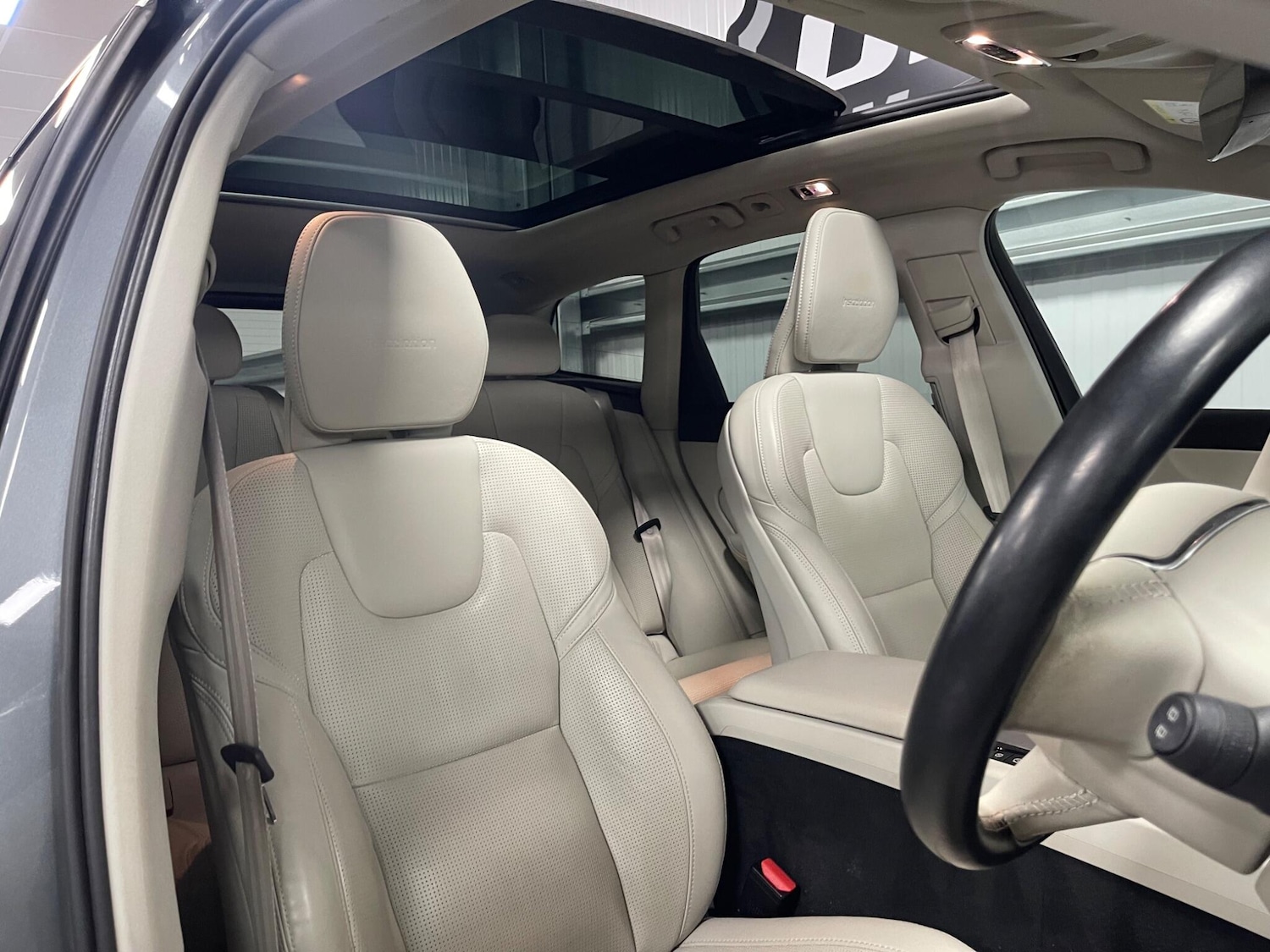 Used Volvo XC60 2018 for sale - 78157448: Photo 35