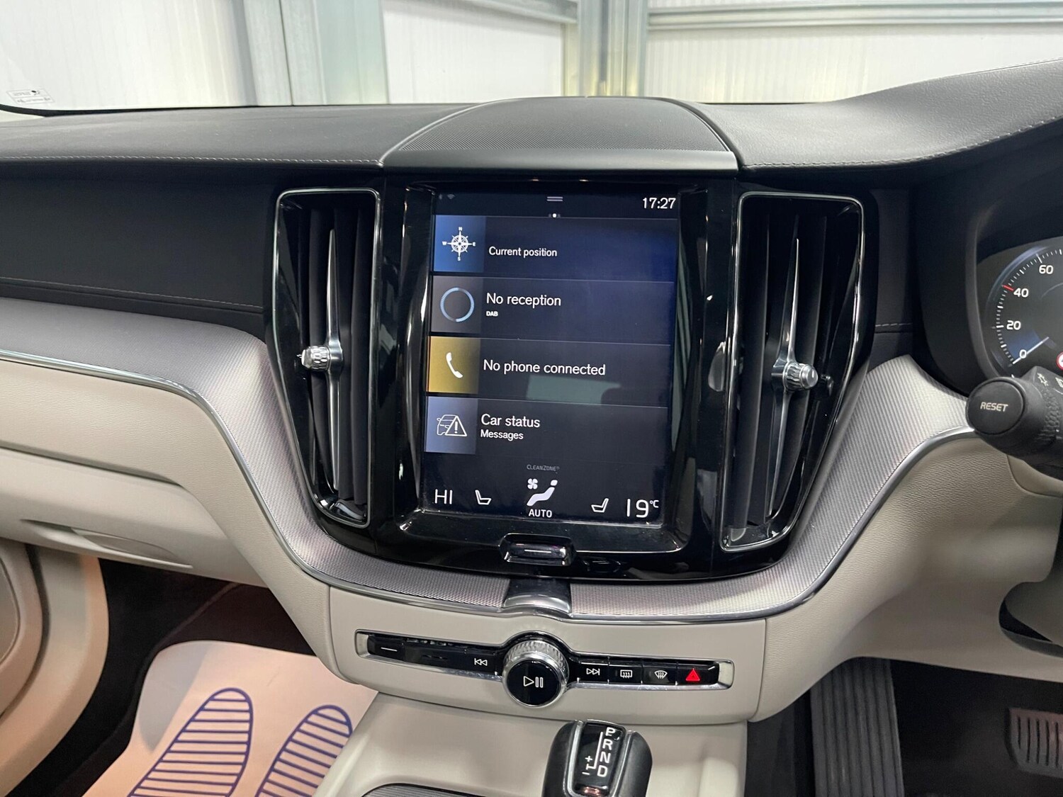 Used Volvo XC60 2018 for sale - 78157448: Photo 44