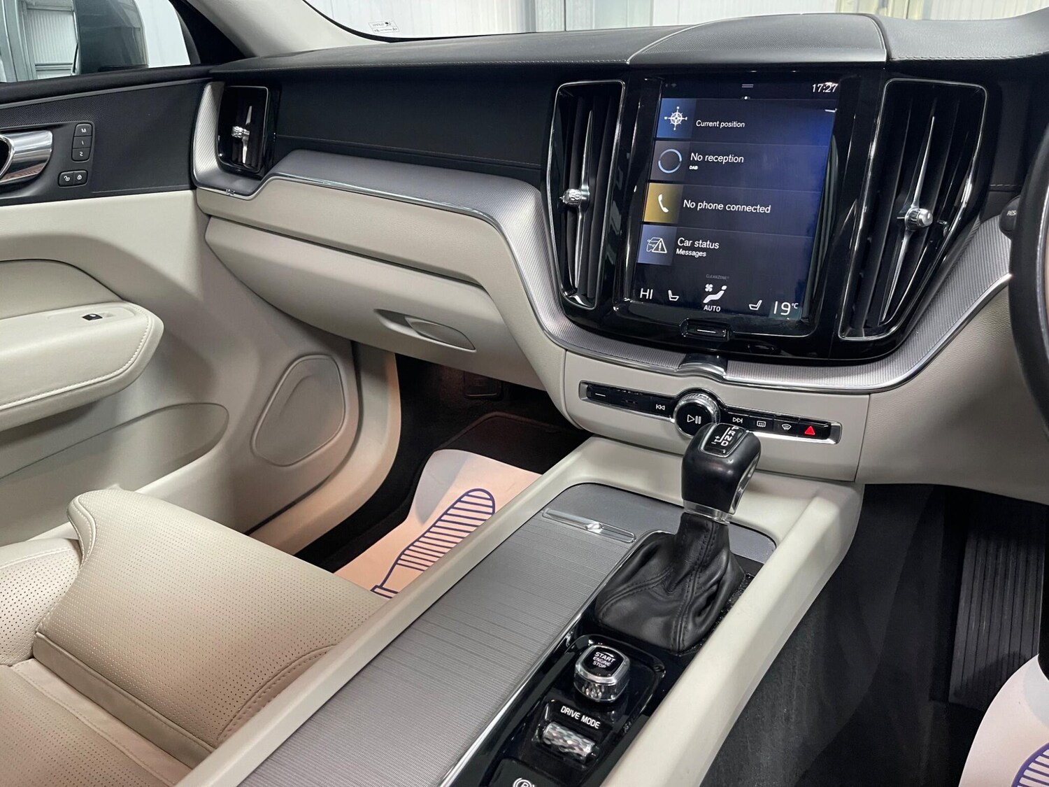 Used Volvo XC60 2018 for sale - 78157448: Photo 47