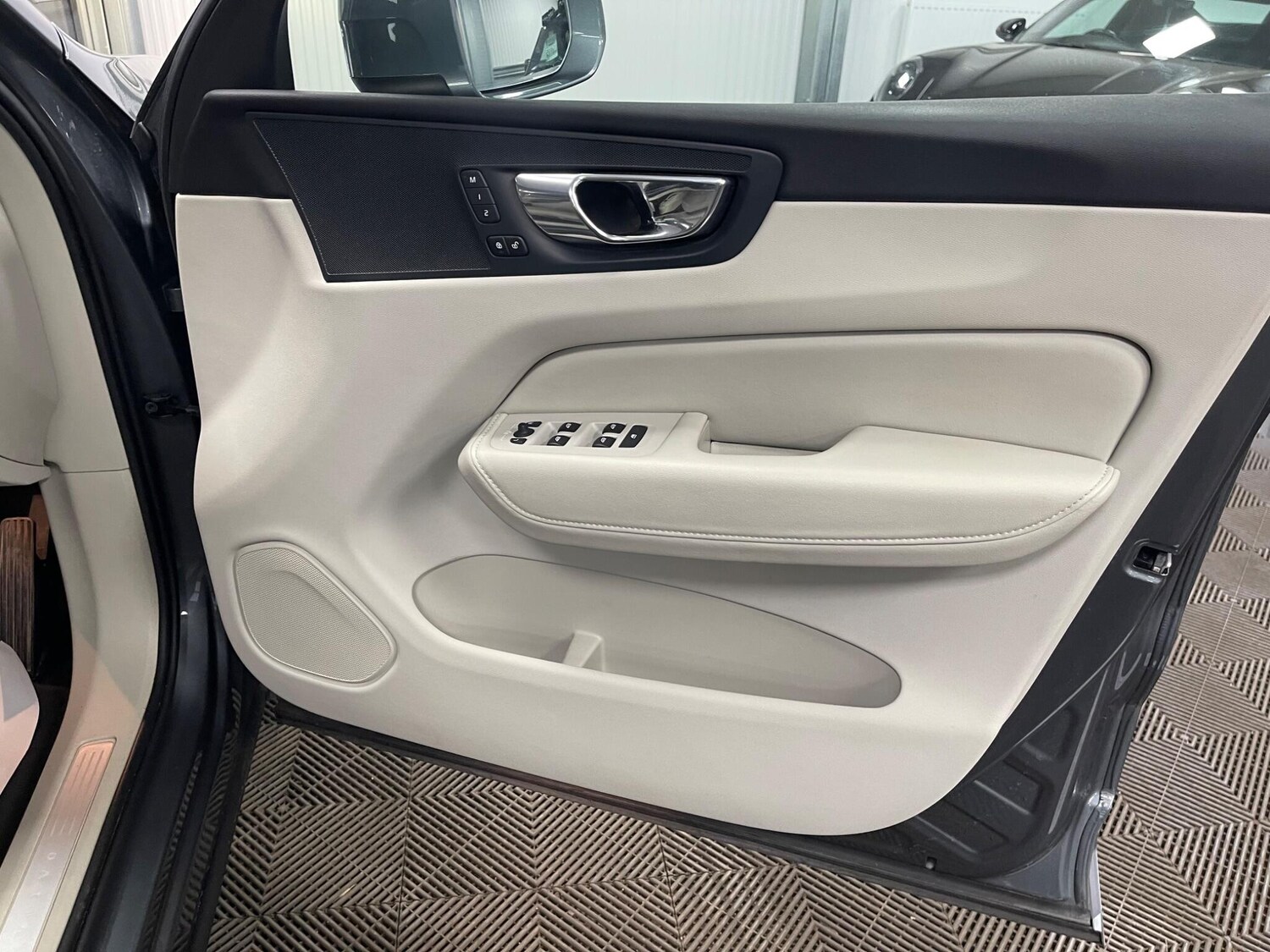 Used Volvo XC60 2018 for sale - 78157448: Photo 49