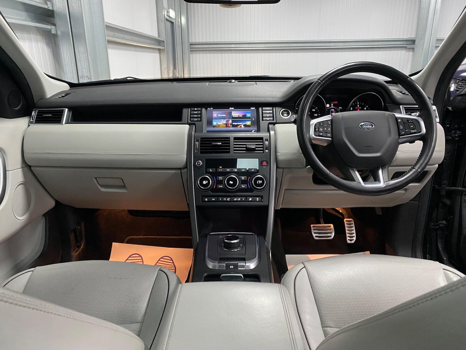 Used Land Rover Discovery Sport 2018 for sale - 76537957: Photo 33