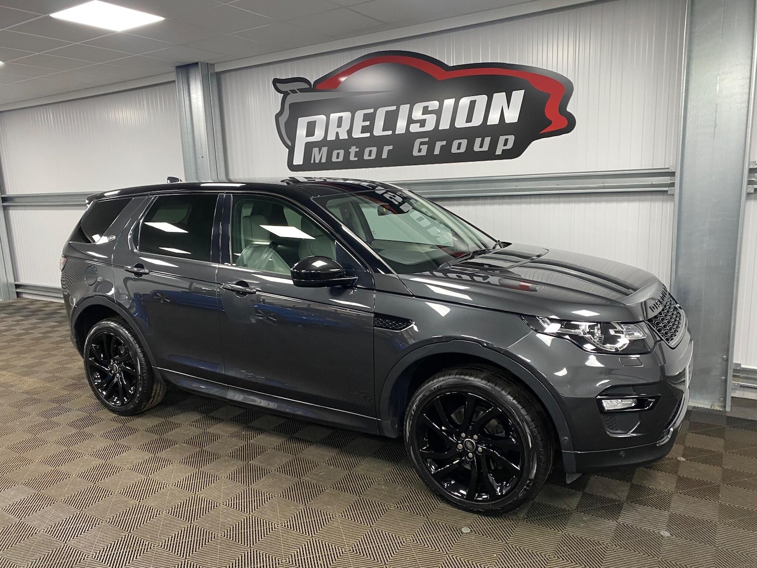 Used Land Rover Discovery Sport 2018 for sale - 76537957: Photo 4