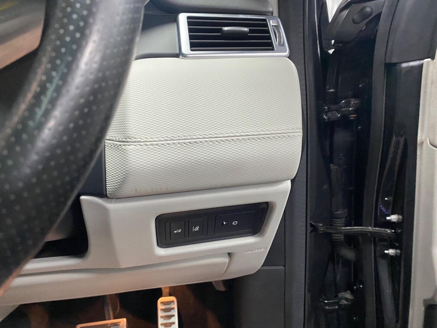 Used Land Rover Discovery Sport 2018 for sale - 76537957: Photo 42