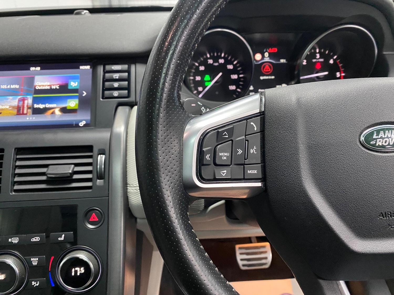 Used Land Rover Discovery Sport 2018 for sale - 76537957: Photo 43