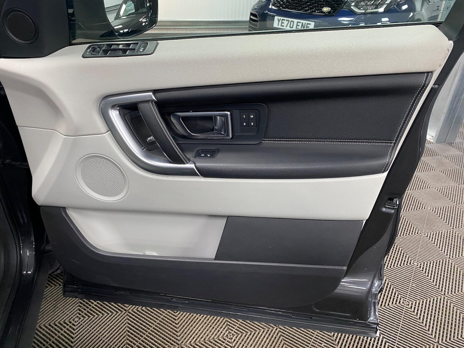 Used Land Rover Discovery Sport 2018 for sale - 76537957: Photo 48