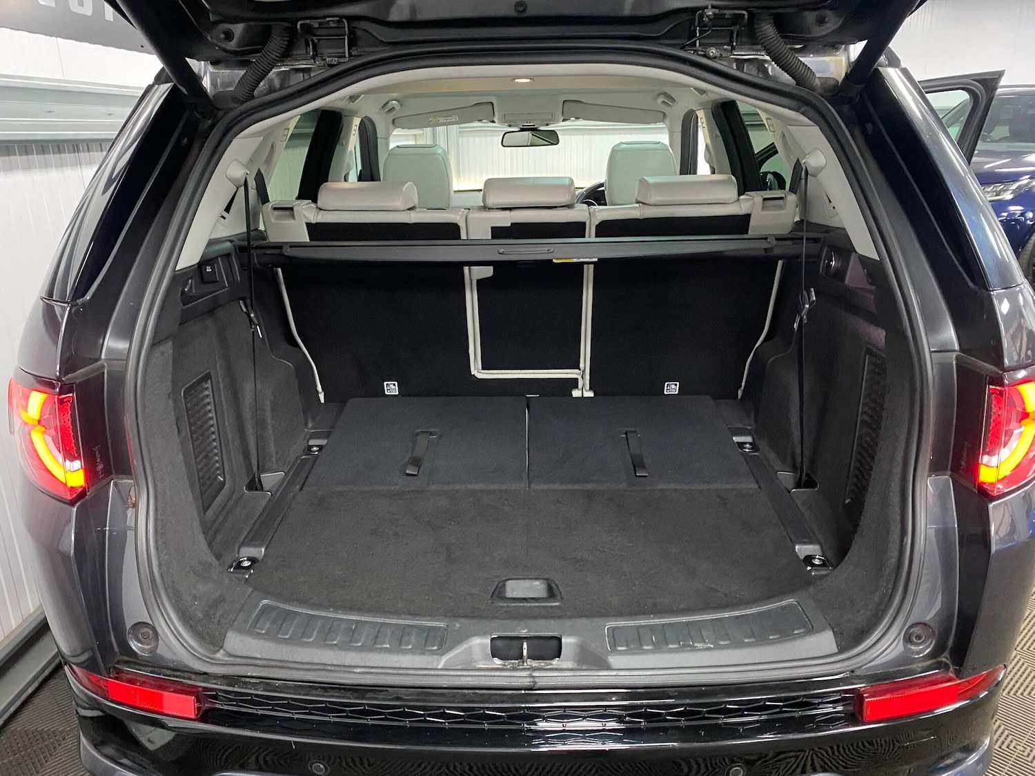 Used Land Rover Discovery Sport 2018 for sale - 76537957: Photo 52