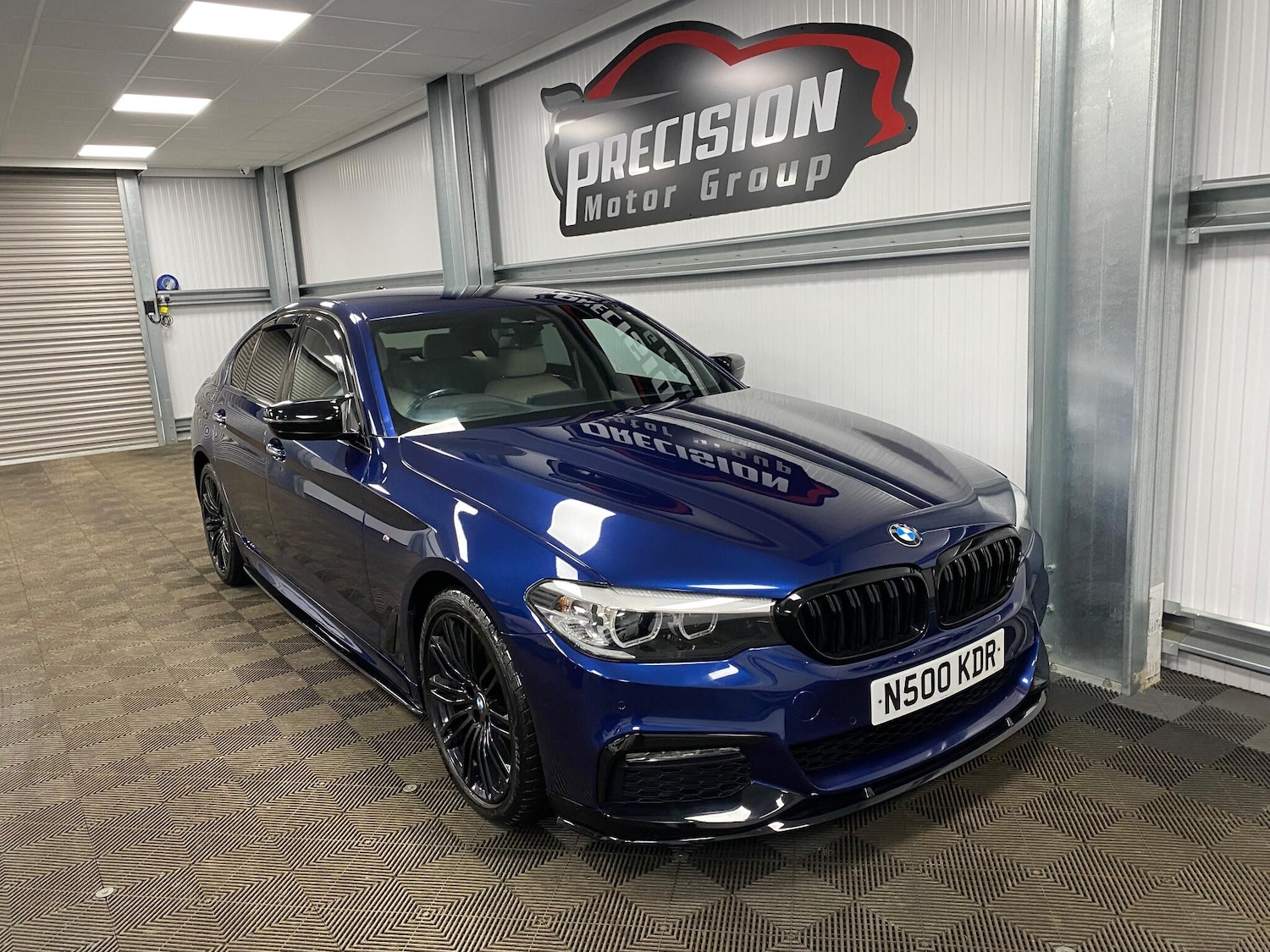 Used BMW 5 Series 2017 for sale - 76866581: Photo 1