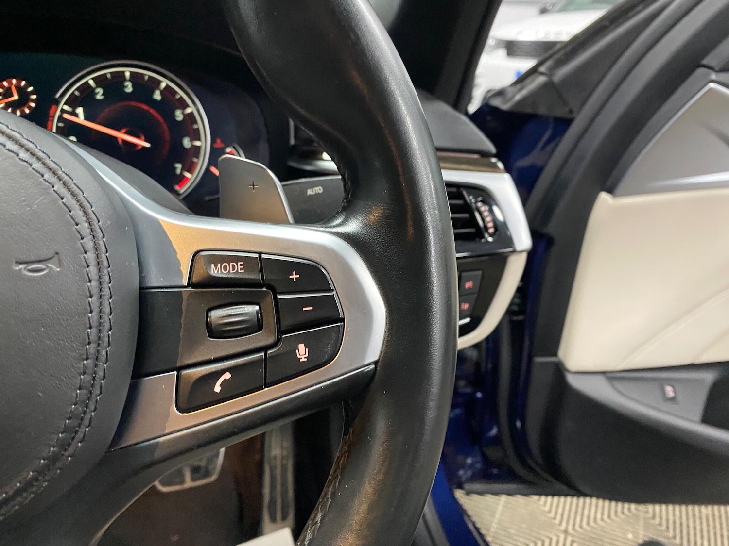 Used BMW 5 Series 2017 for sale - 76866581: Photo 38