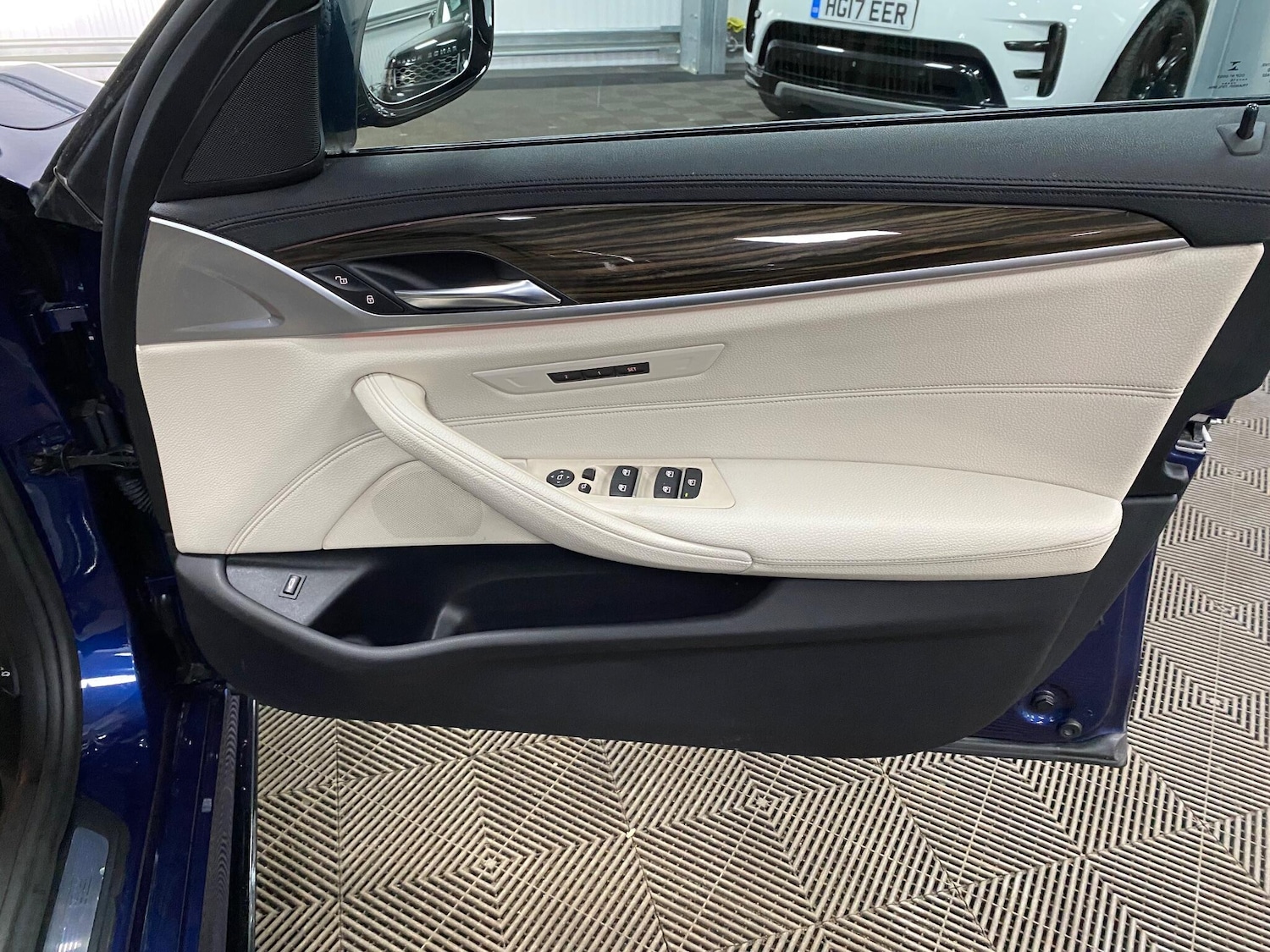 Used BMW 5 Series 2017 for sale - 76866581: Photo 41