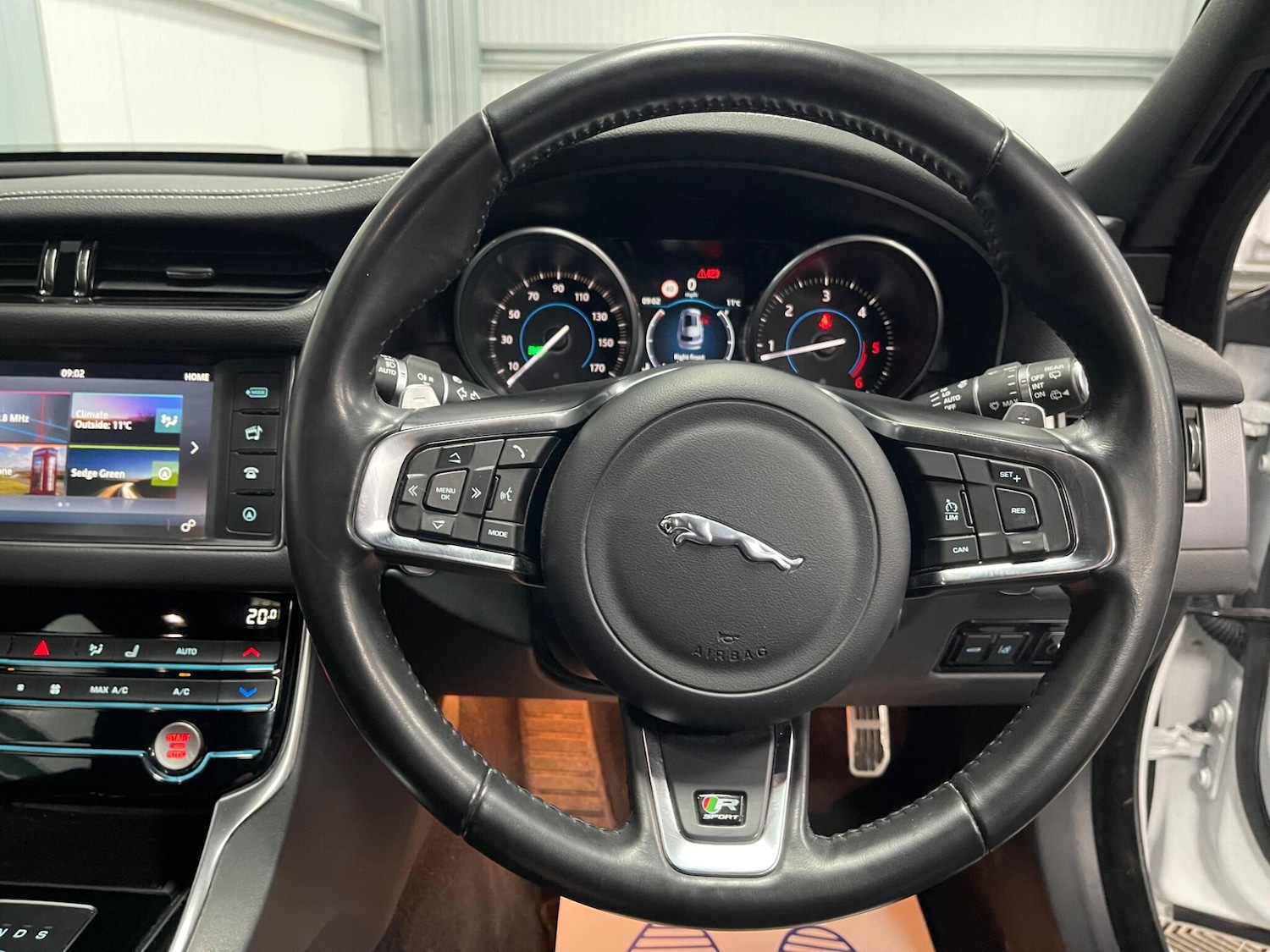 Used Jaguar XF 2018 for sale - 78085714: Photo 33