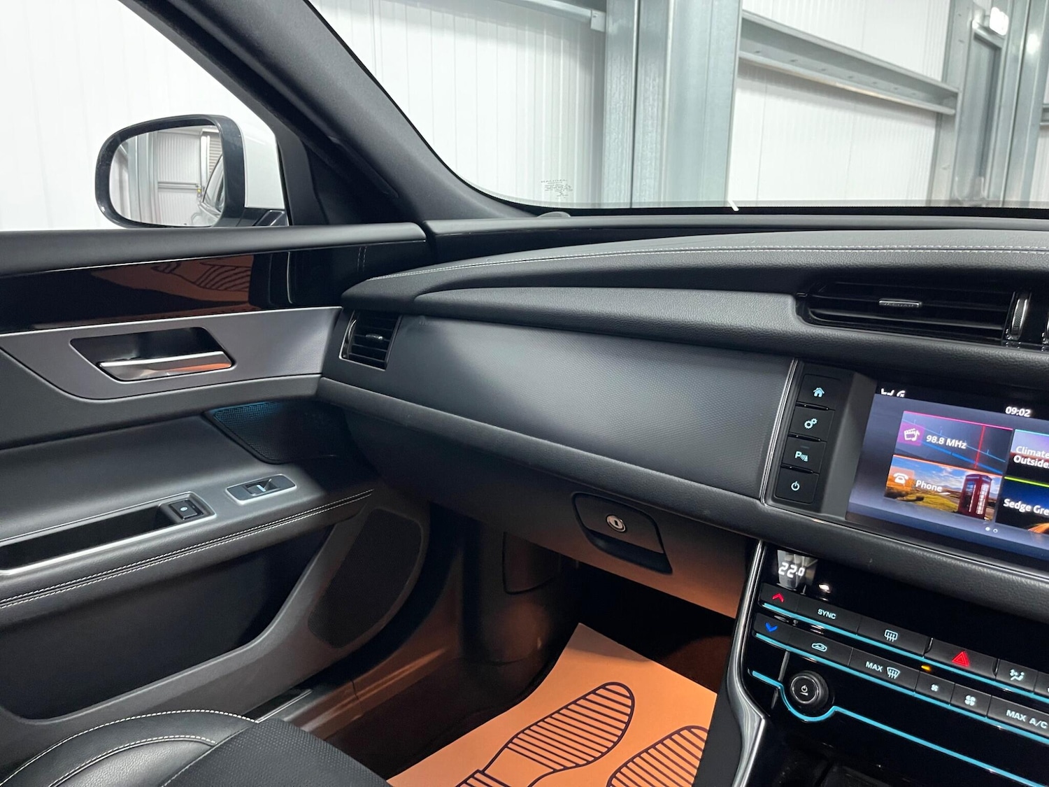 Used Jaguar XF 2018 for sale - 78085714: Photo 36