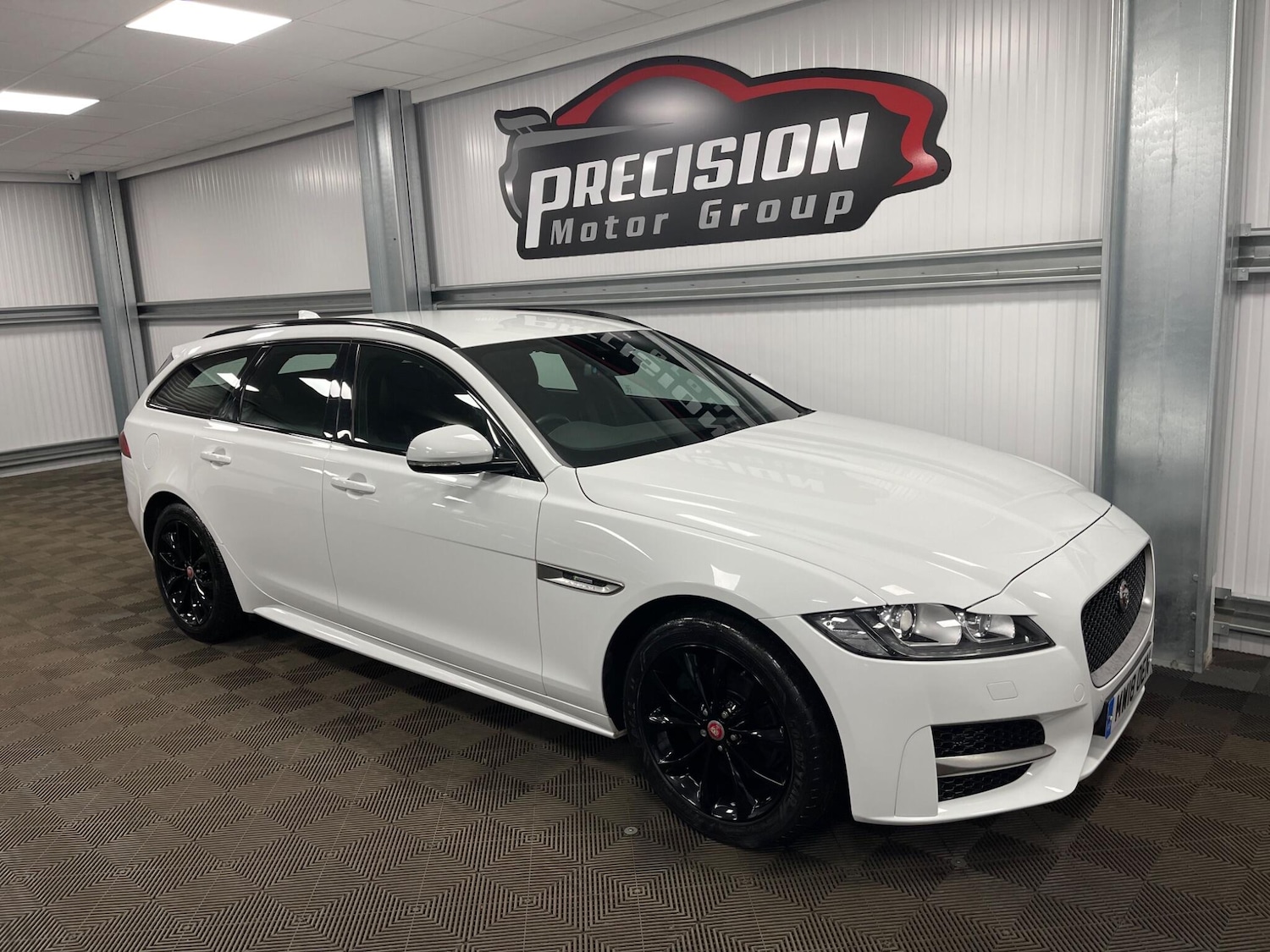 Used Jaguar XF 2018 for sale - 78085714: Photo 4
