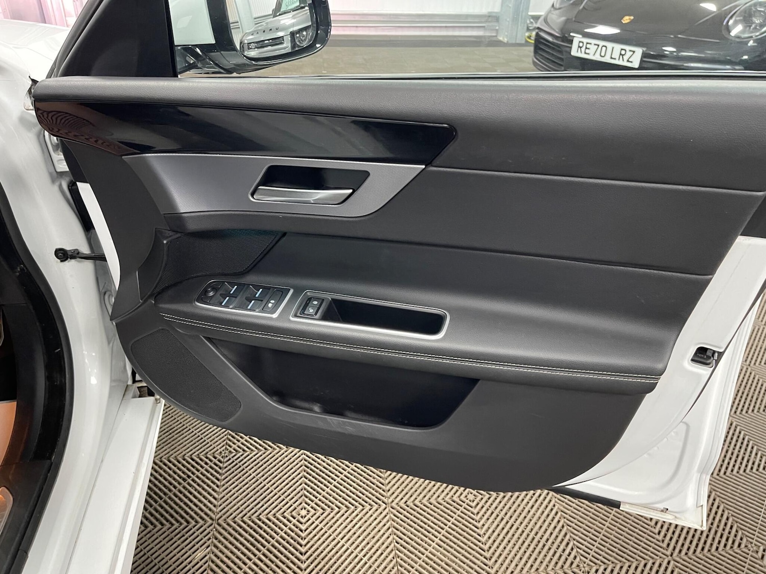 Used Jaguar XF 2018 for sale - 78085714: Photo 44