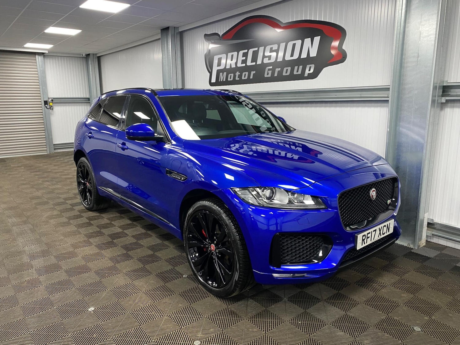 Used Jaguar F-Pace 2017 for sale - 76952502: Photo 1