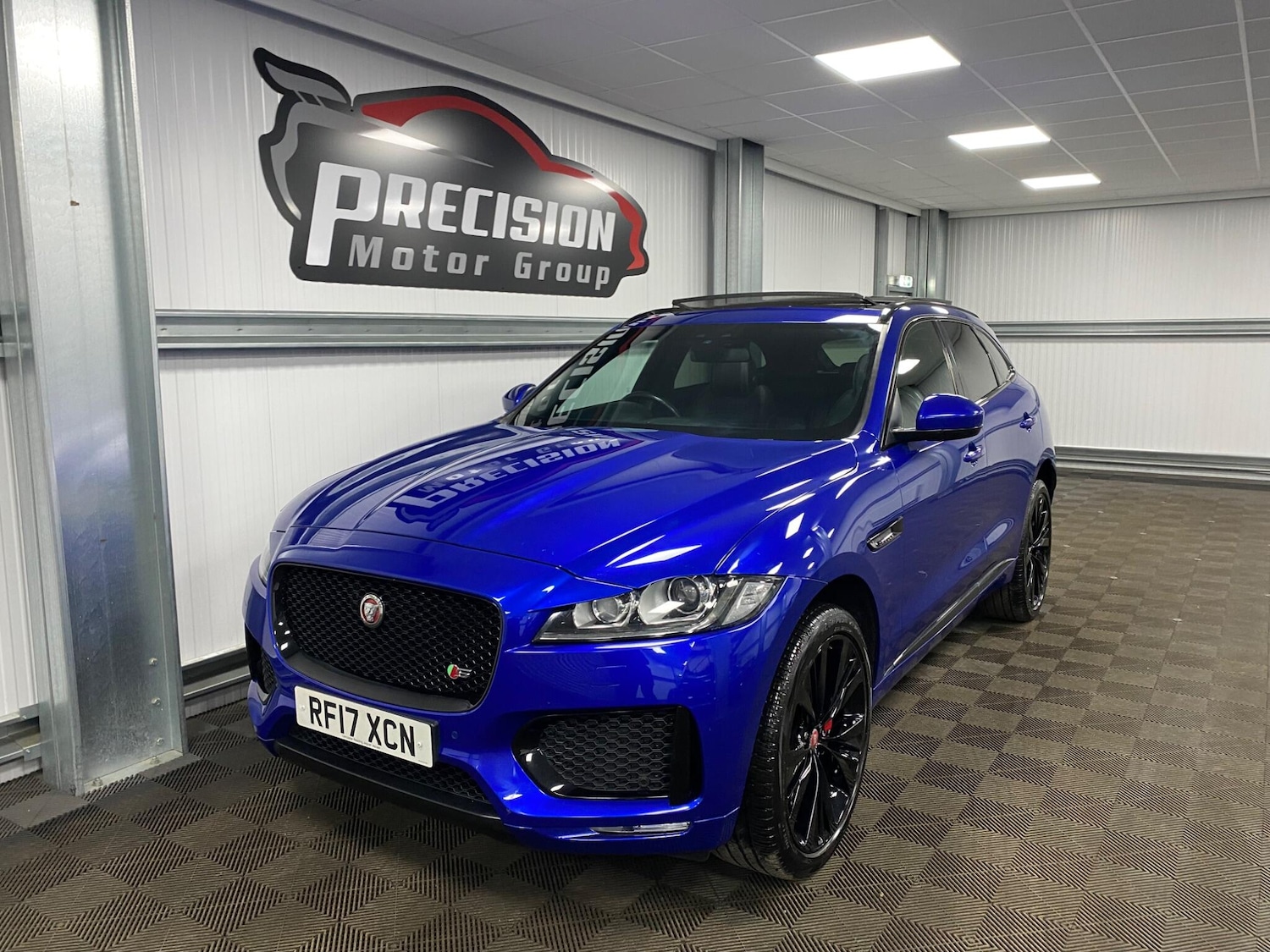 Used Jaguar F-Pace 2017 for sale - 76952502: Photo 11