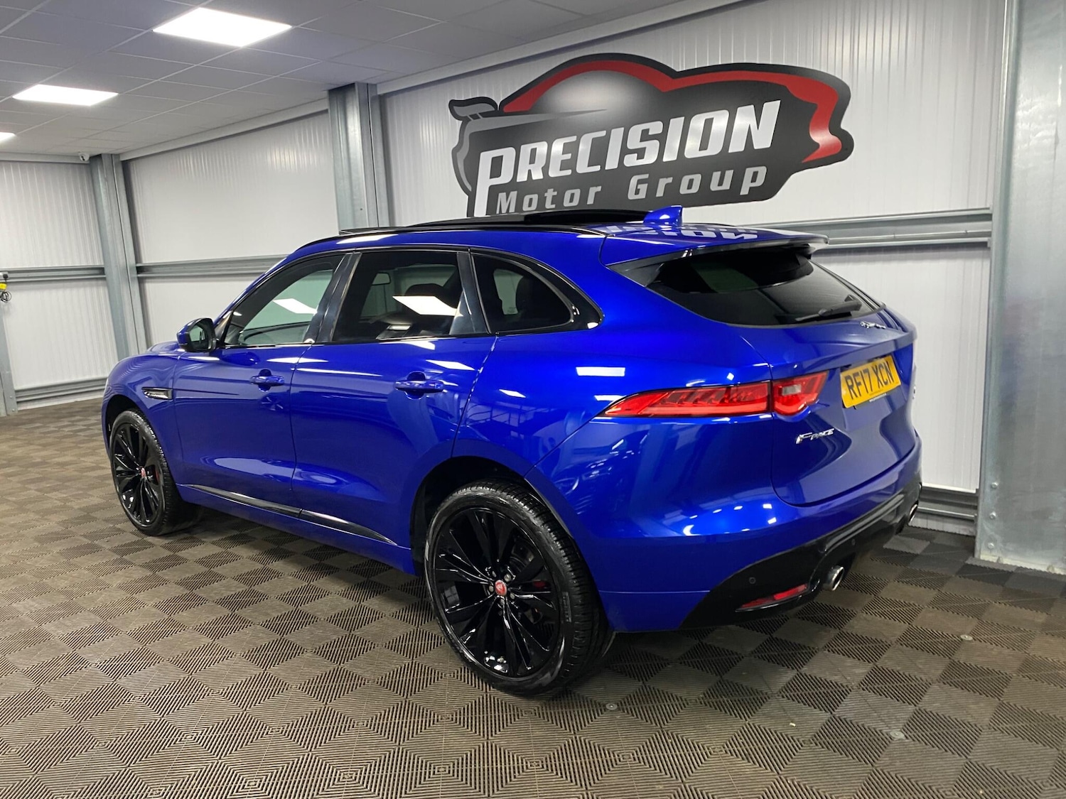 Used Jaguar F-Pace 2017 for sale - 76952502: Photo 16