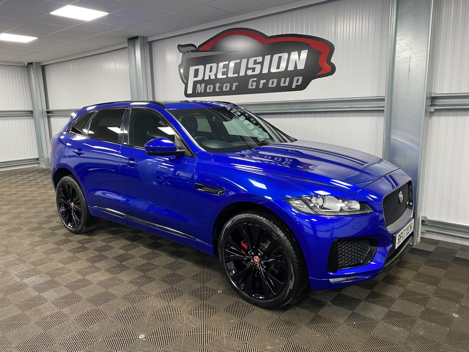 Used Jaguar F-Pace 2017 for sale - 76952502: Photo 3