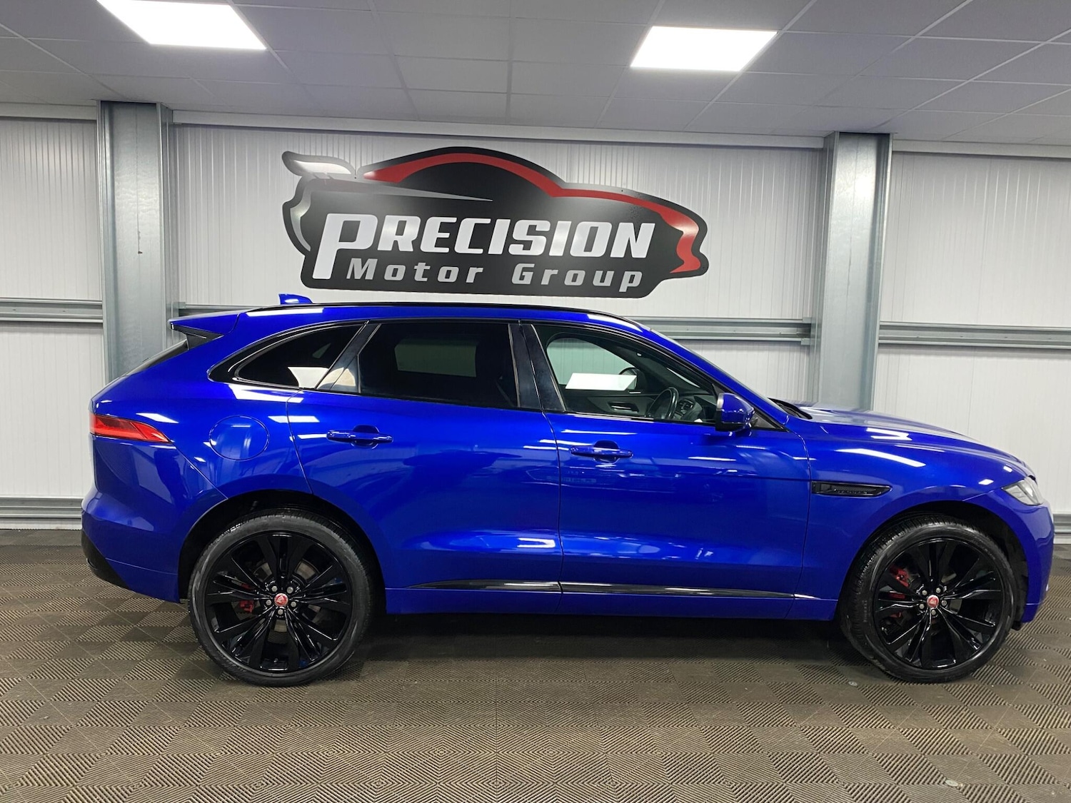 Used Jaguar F-Pace 2017 for sale - 76952502: Photo 32