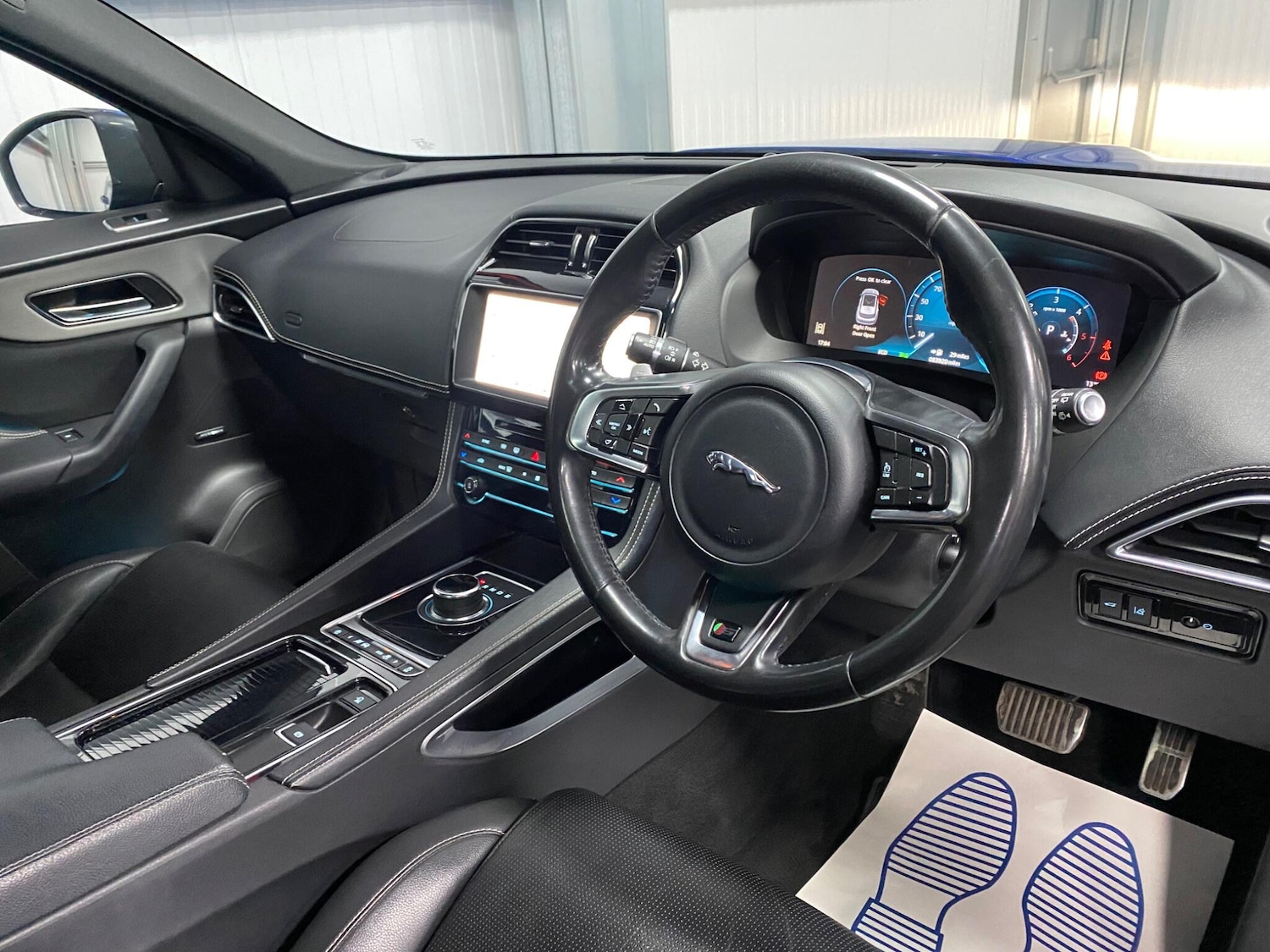 Used Jaguar F-Pace 2017 for sale - 76952502: Photo 35