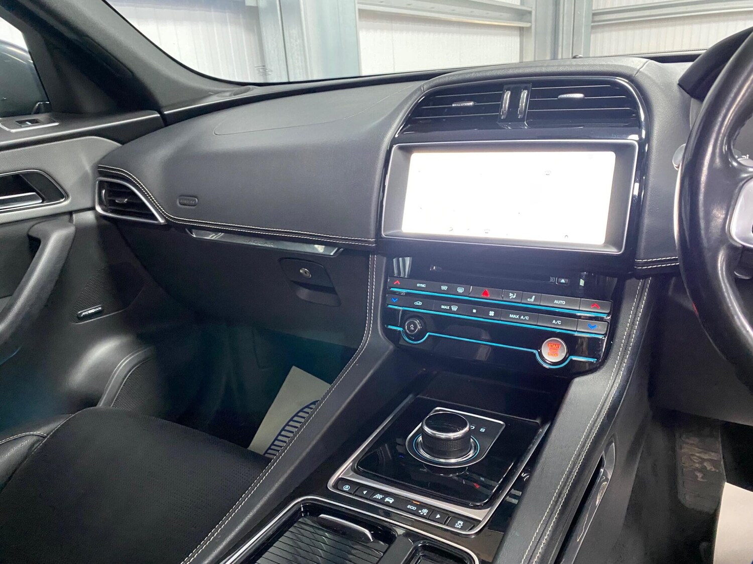 Used Jaguar F-Pace 2017 for sale - 76952502: Photo 42