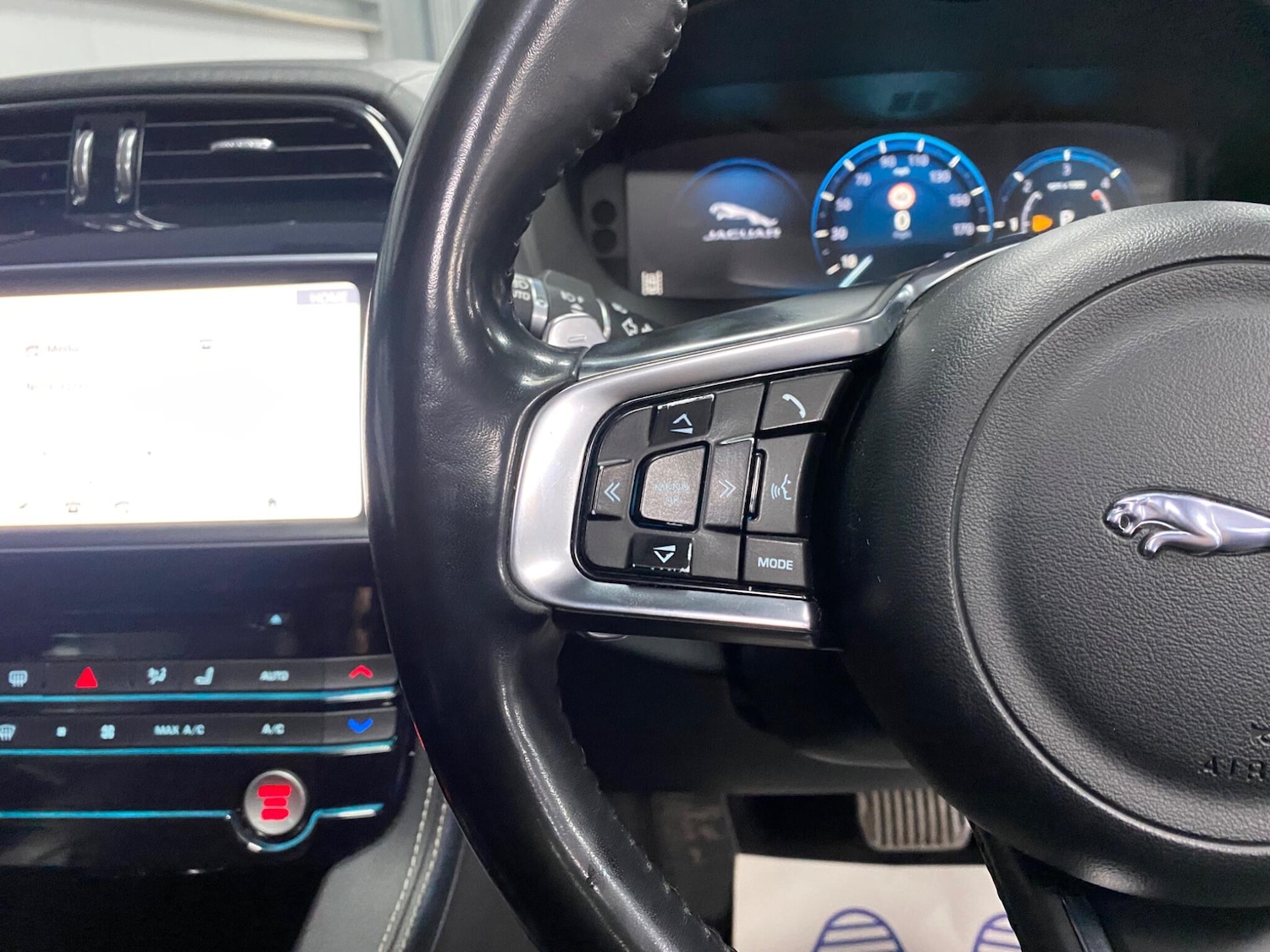 Used Jaguar F-Pace 2017 for sale - 76952502: Photo 48