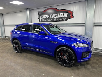 Used Jaguar F-Pace 2017 for sale - 76952502: Photo