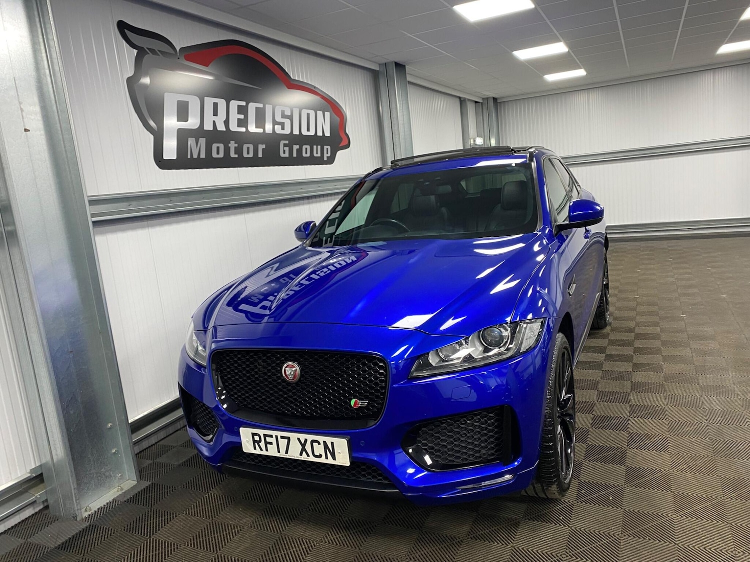 Used Jaguar F-Pace 2017 for sale - 76952502: Photo 5