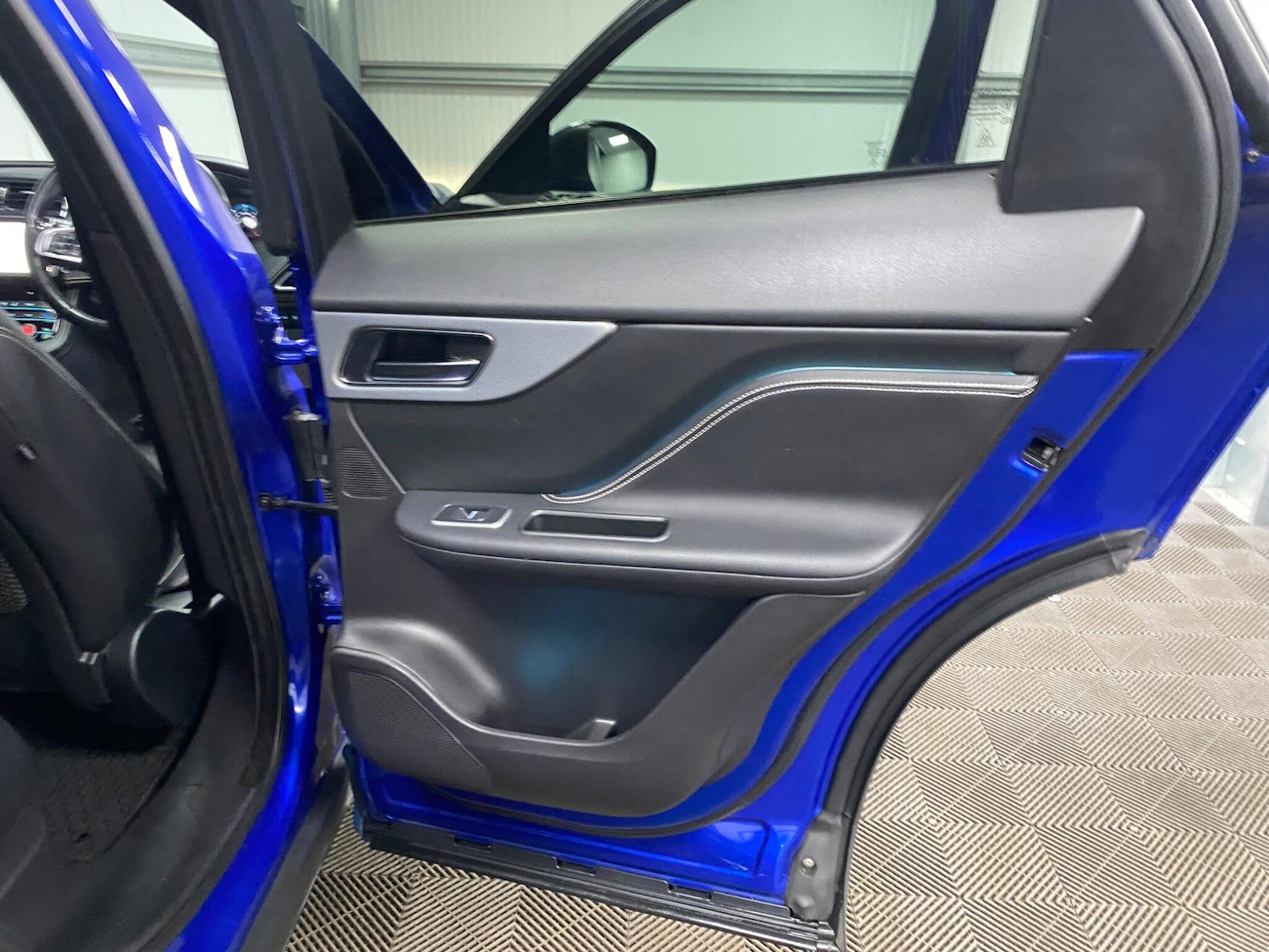 Used Jaguar F-Pace 2017 for sale - 76952502: Photo 50