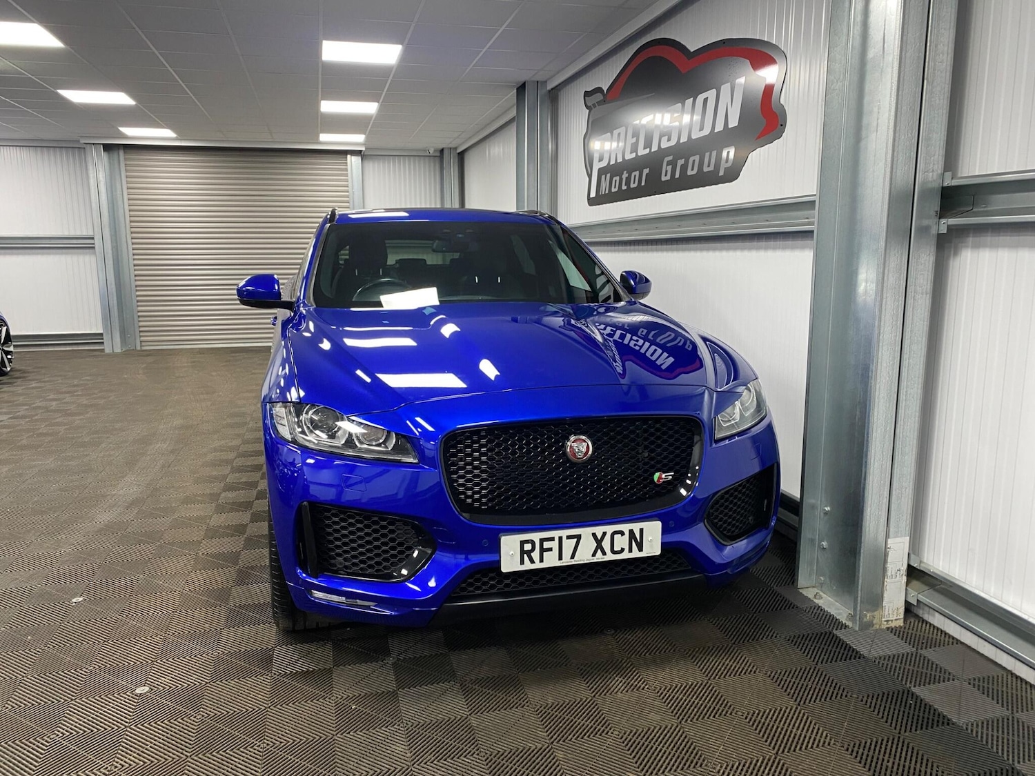 Used Jaguar F-Pace 2017 for sale - 76952502: Photo 8