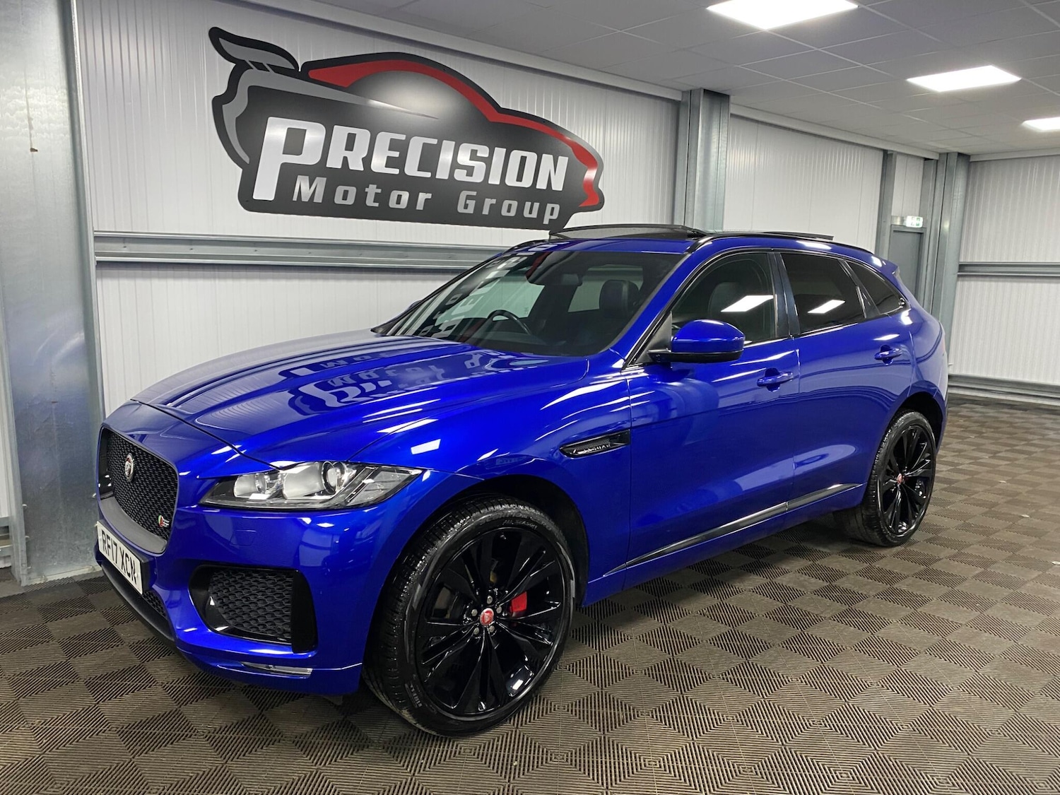 Used Jaguar F-Pace 2017 for sale - 76952502: Photo 9