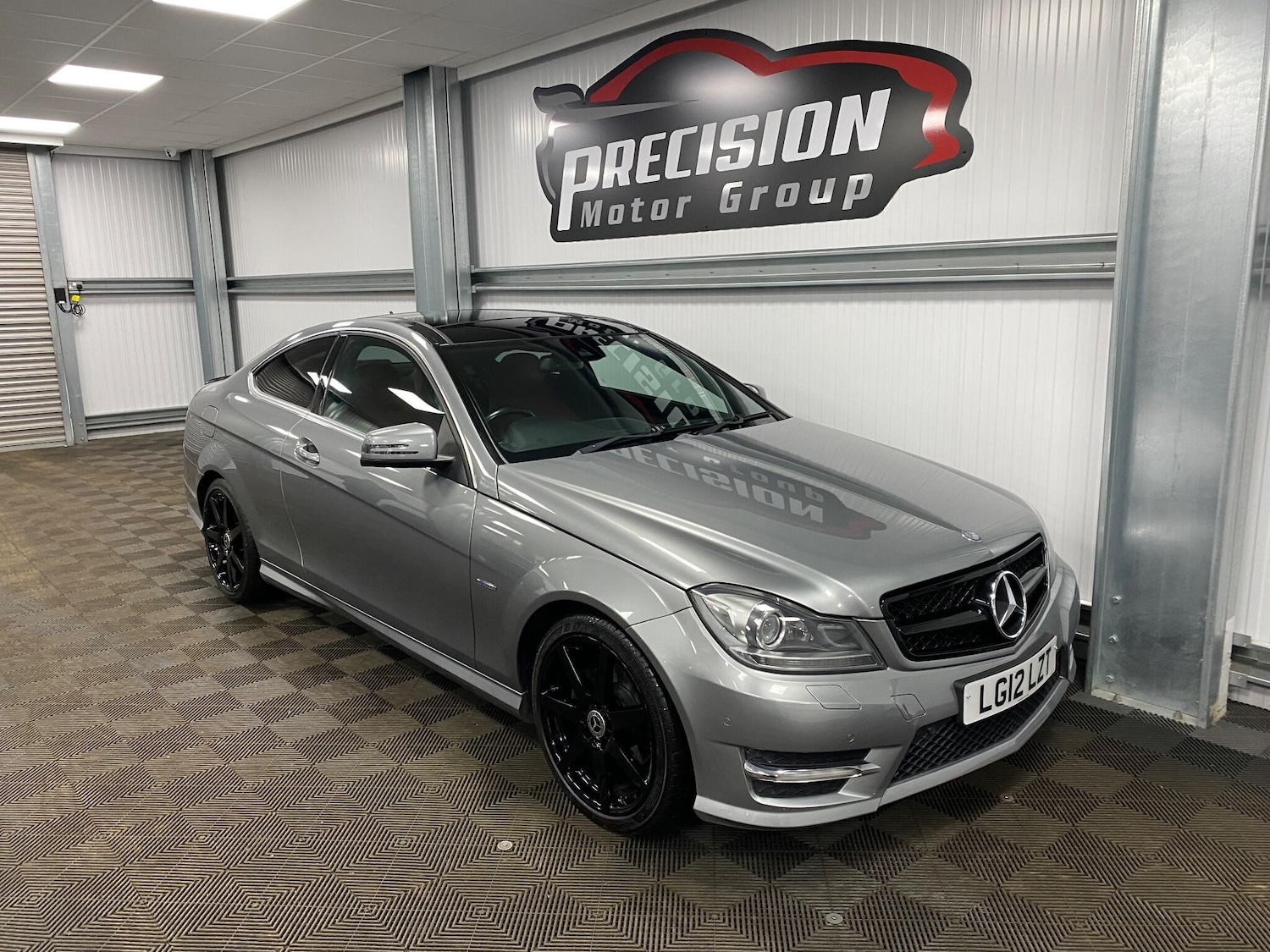 Used Mercedes-Benz C Class 2012 for sale - 77230092: Photo 2