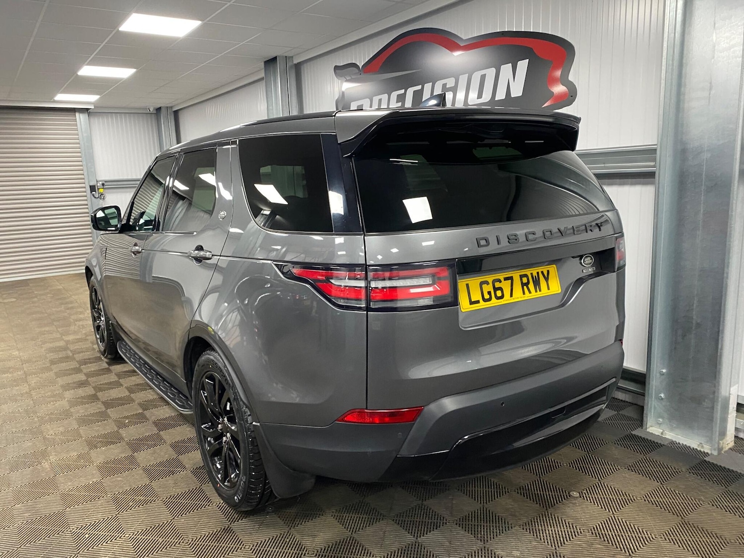 Used Land Rover Discovery 2017 for sale - 77163639: Photo 10