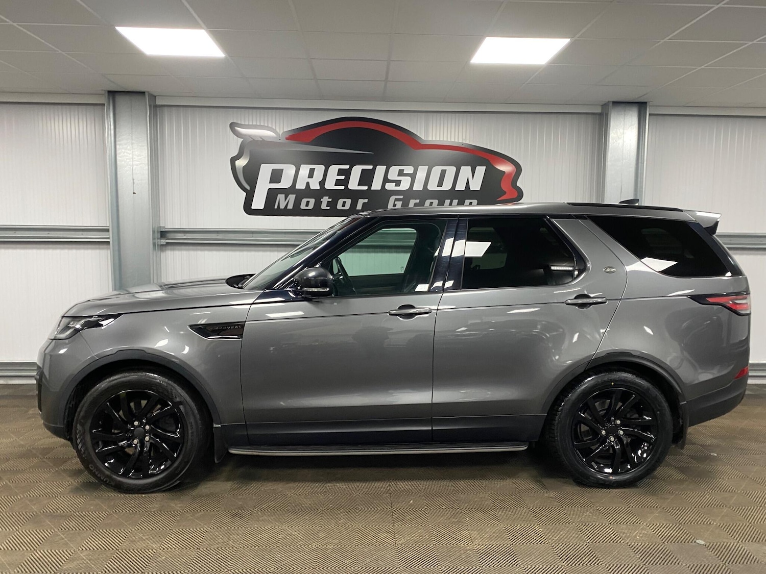 Used Land Rover Discovery 2017 for sale - 77163639: Photo 17